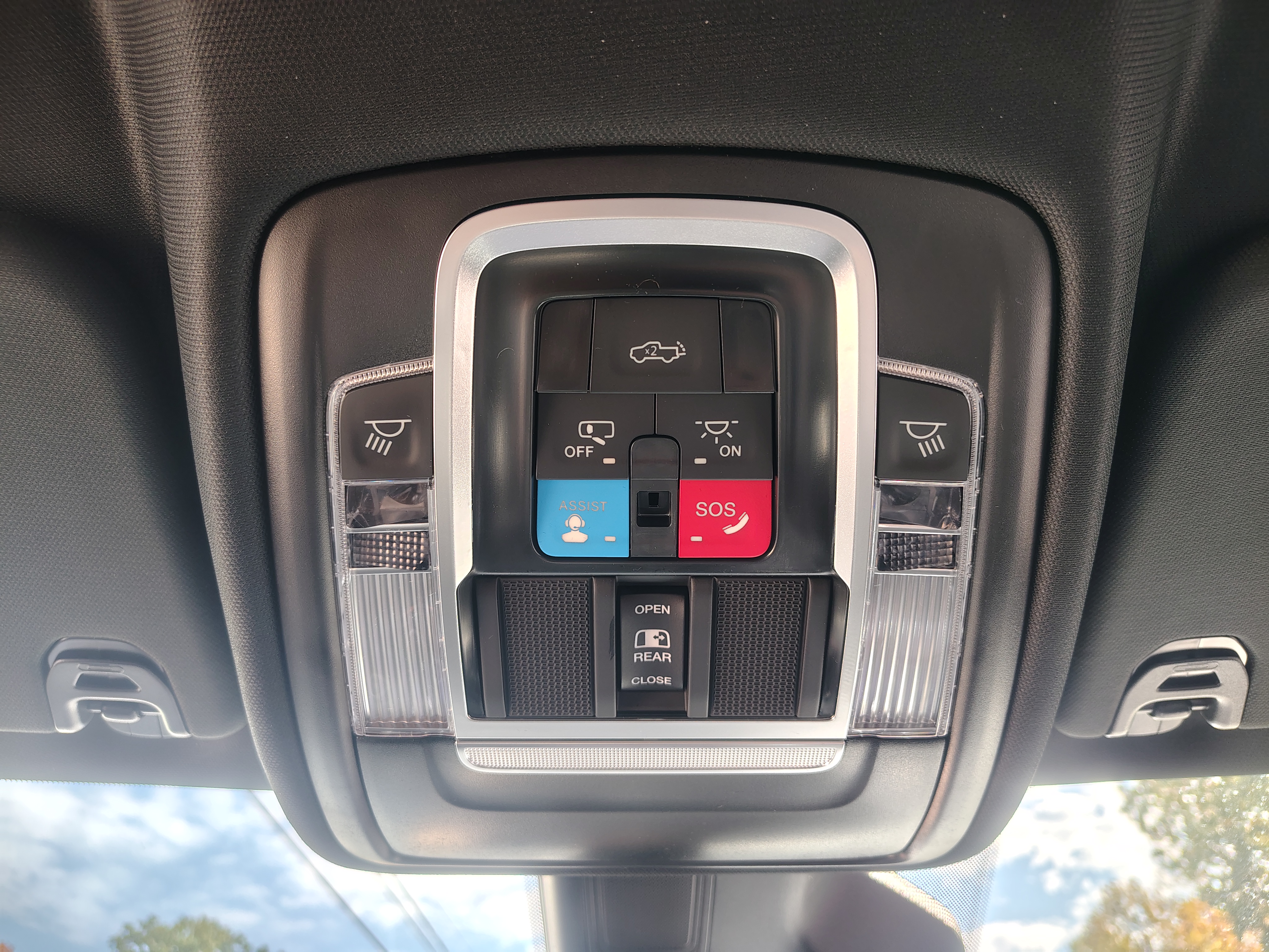 2027 Ram 1500 photo 41 of 42