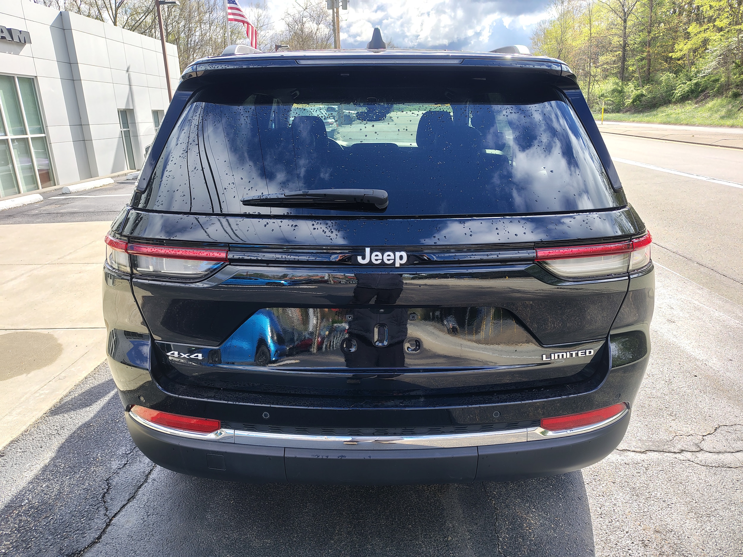 2024 Jeep Grand Cherokee Limited Diamond Black Crystal Pearlcoat at Solomon CJD Carmichaels