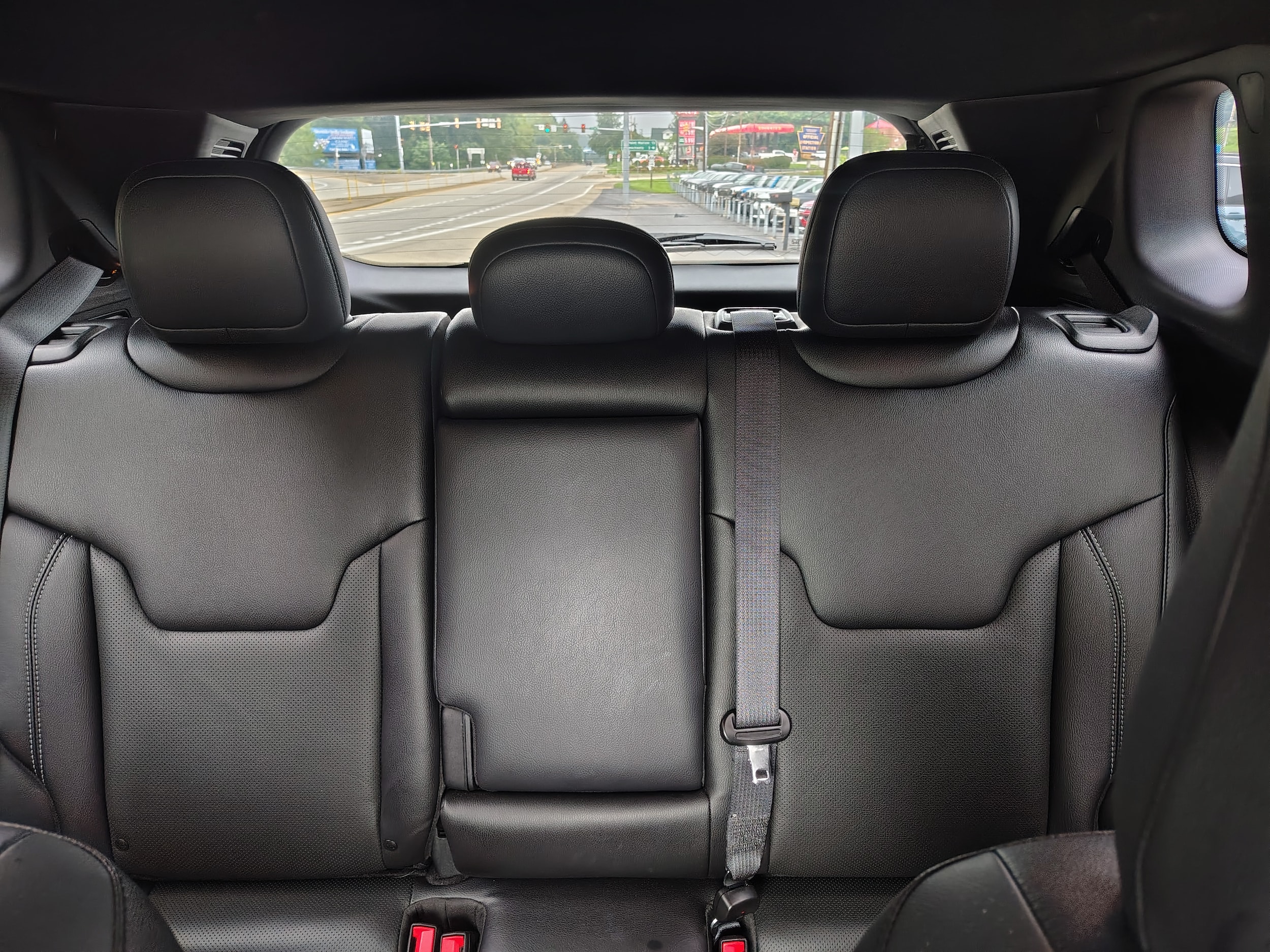 2025 Jeep Compass Limited Silver Zynith Metallic Clearcoat at Solomon CJD Carmichaels