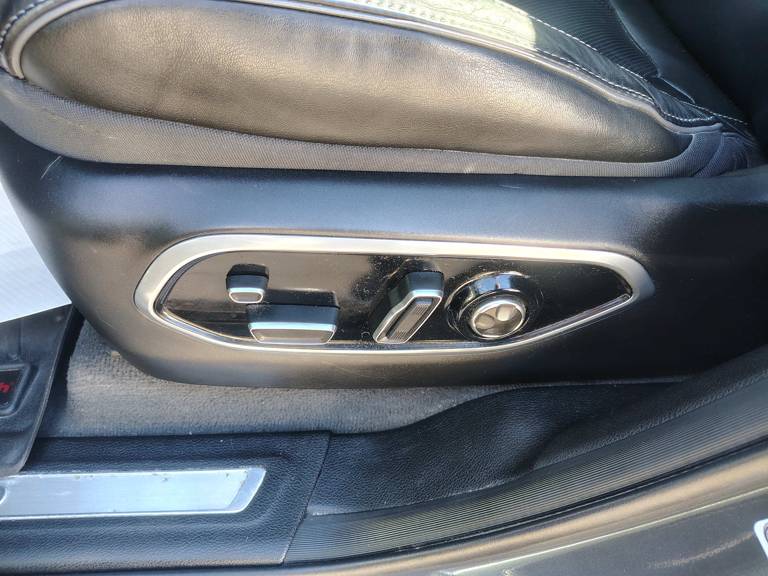 2022 Jeep Grand Cherokee L photo 21 of 46