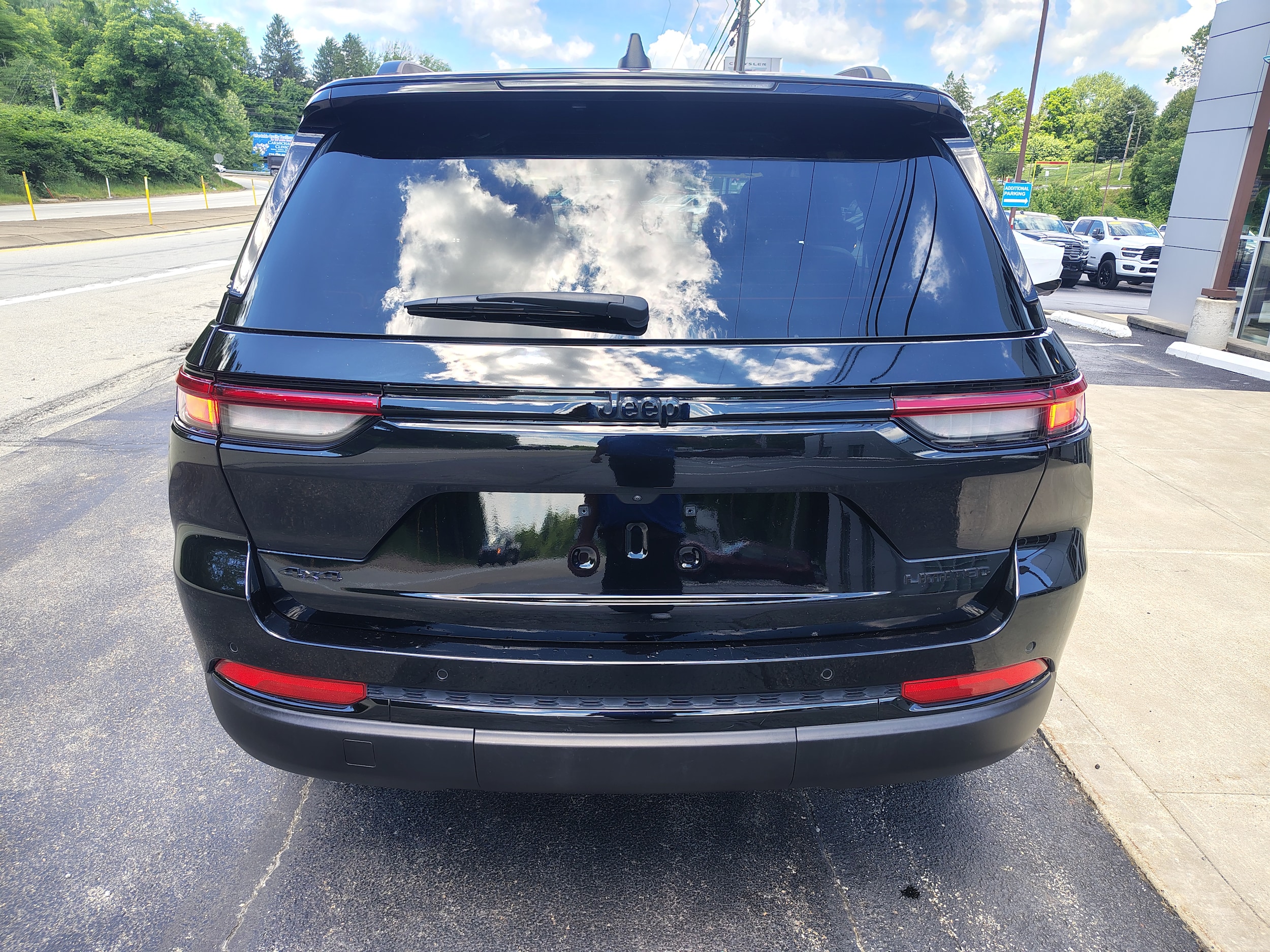 2024 Jeep Grand Cherokee Limited Diamond Black Crystal Pearlcoat at Solomon CJD Carmichaels