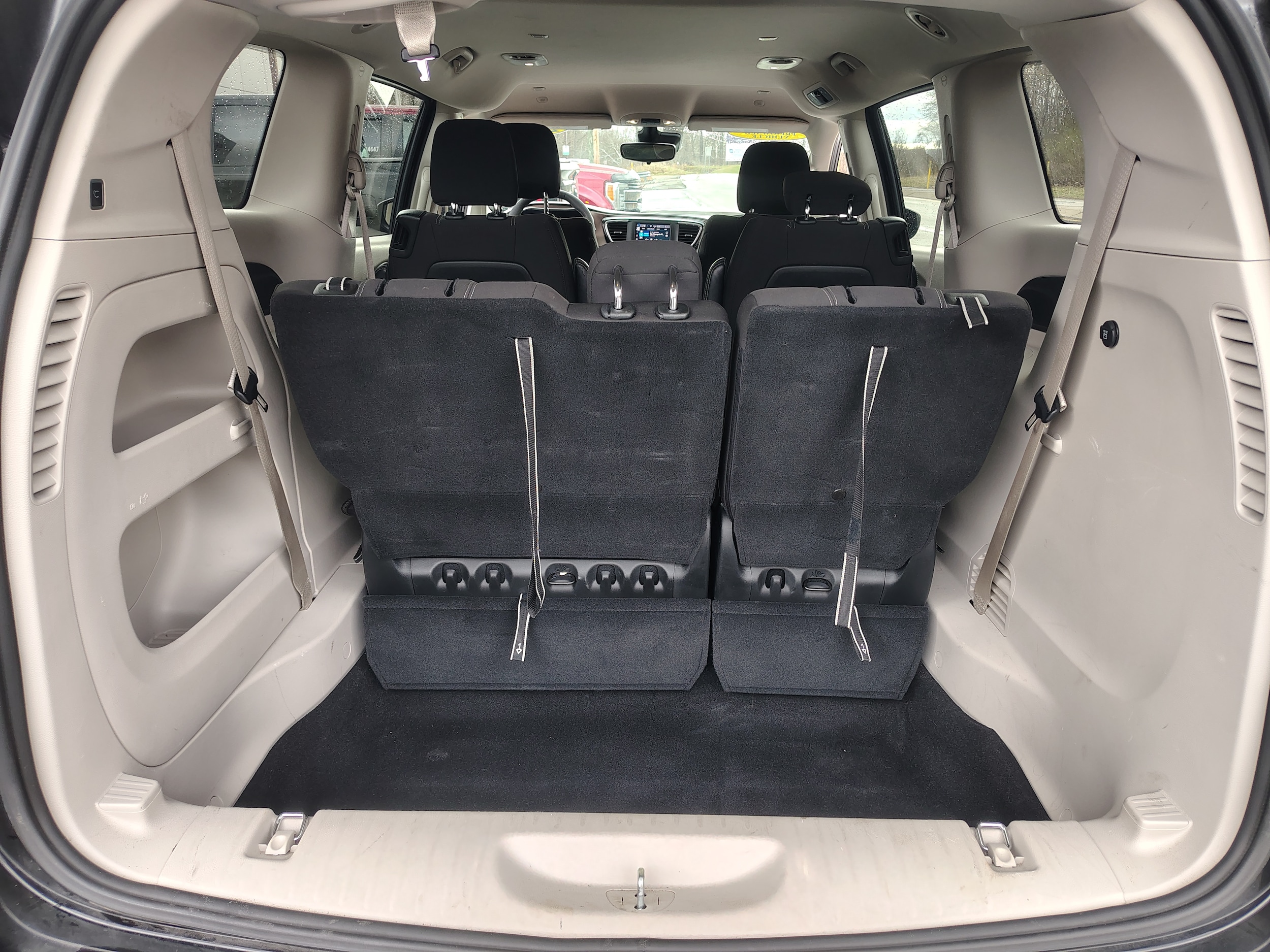 2024 Chrysler Voyager LX - 10