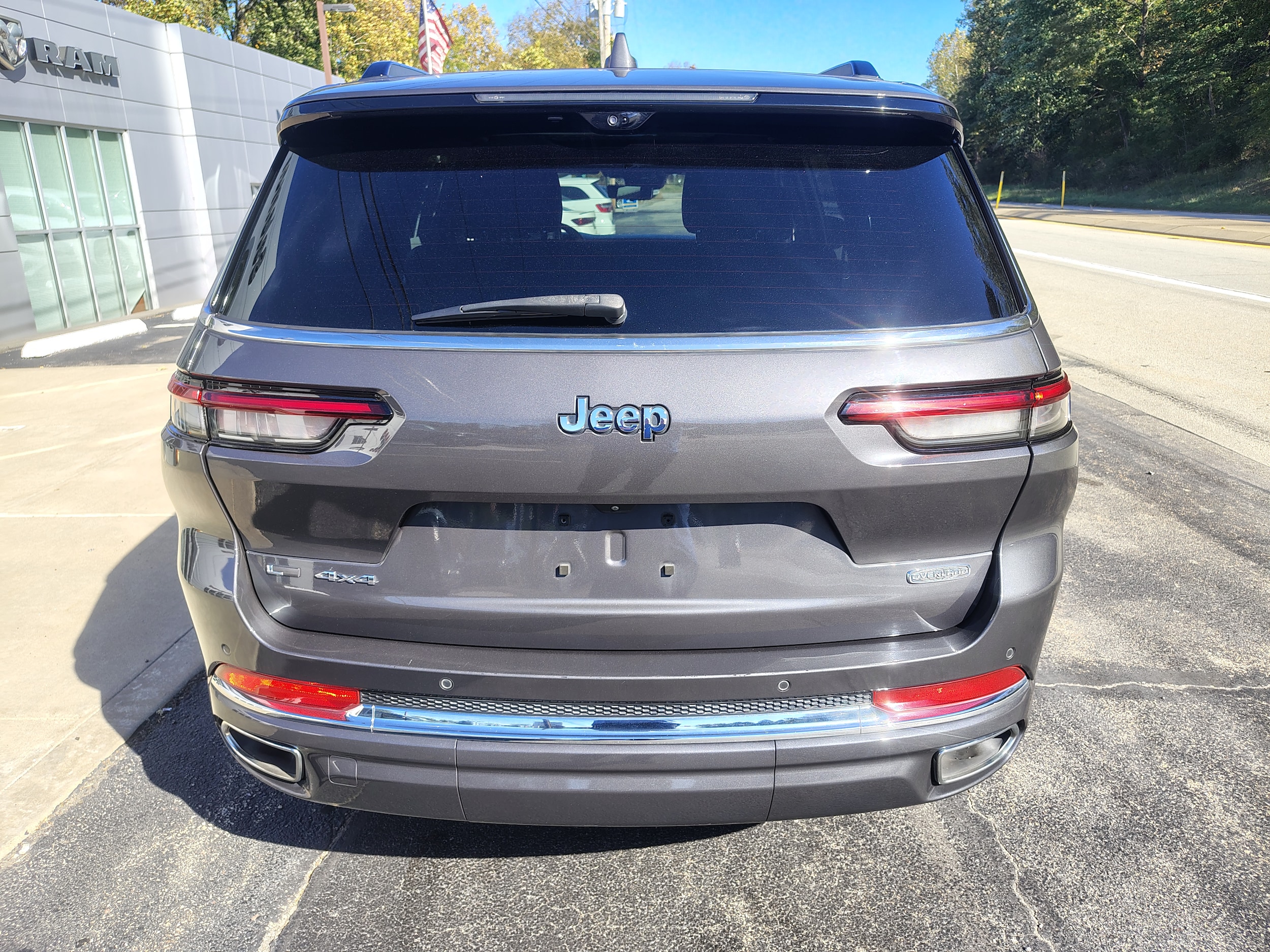 2022 Jeep Grand Cherokee L photo 8 of 46