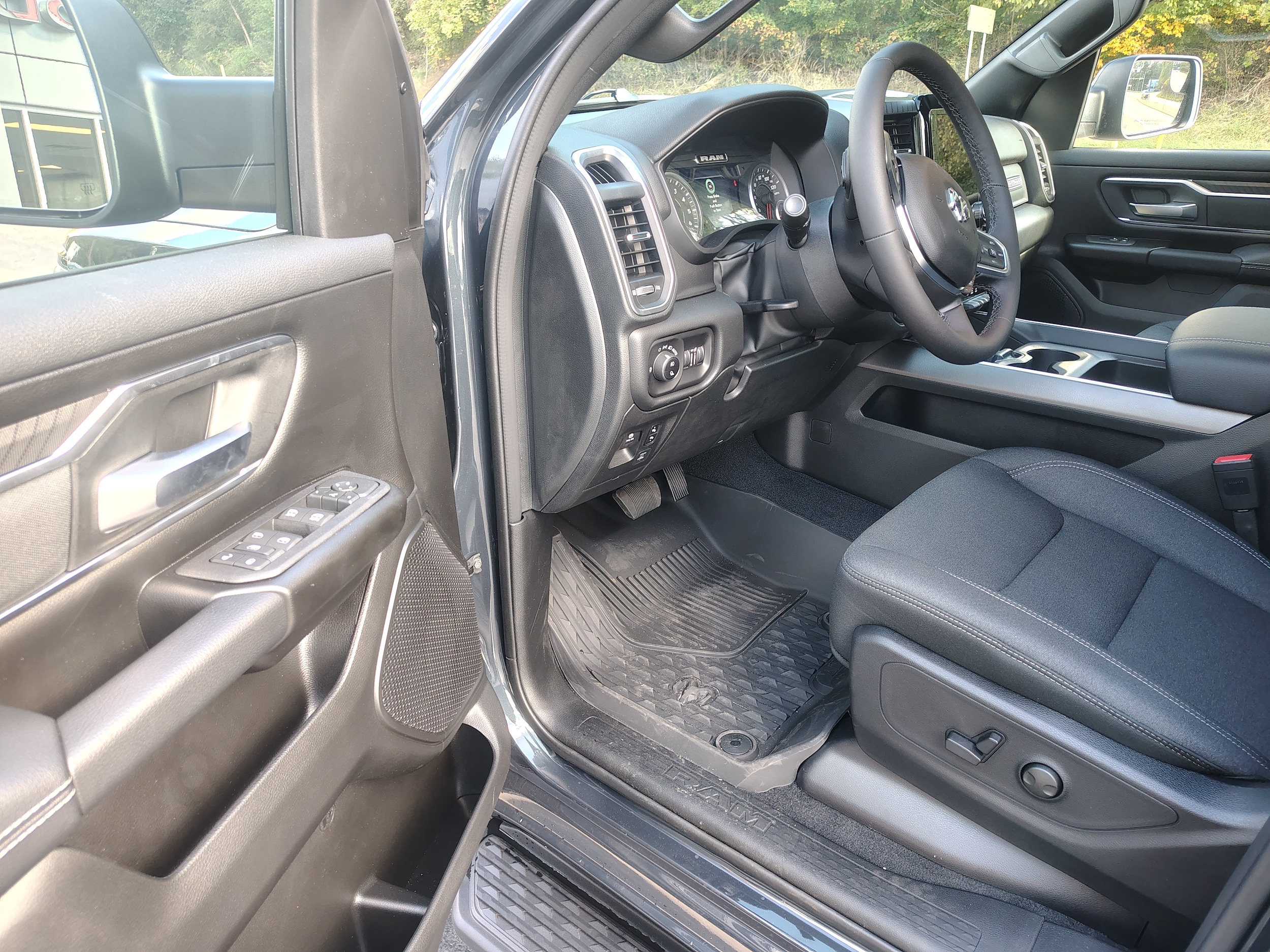 2026 Ram 1500 photo 17 of 40