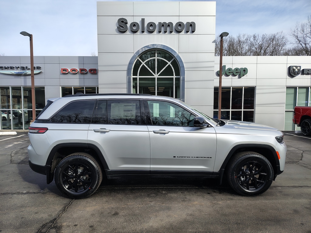 New 2026 Jeep Grand Cherokee LAREDO ALTITUDE 4X4 Sport Utility