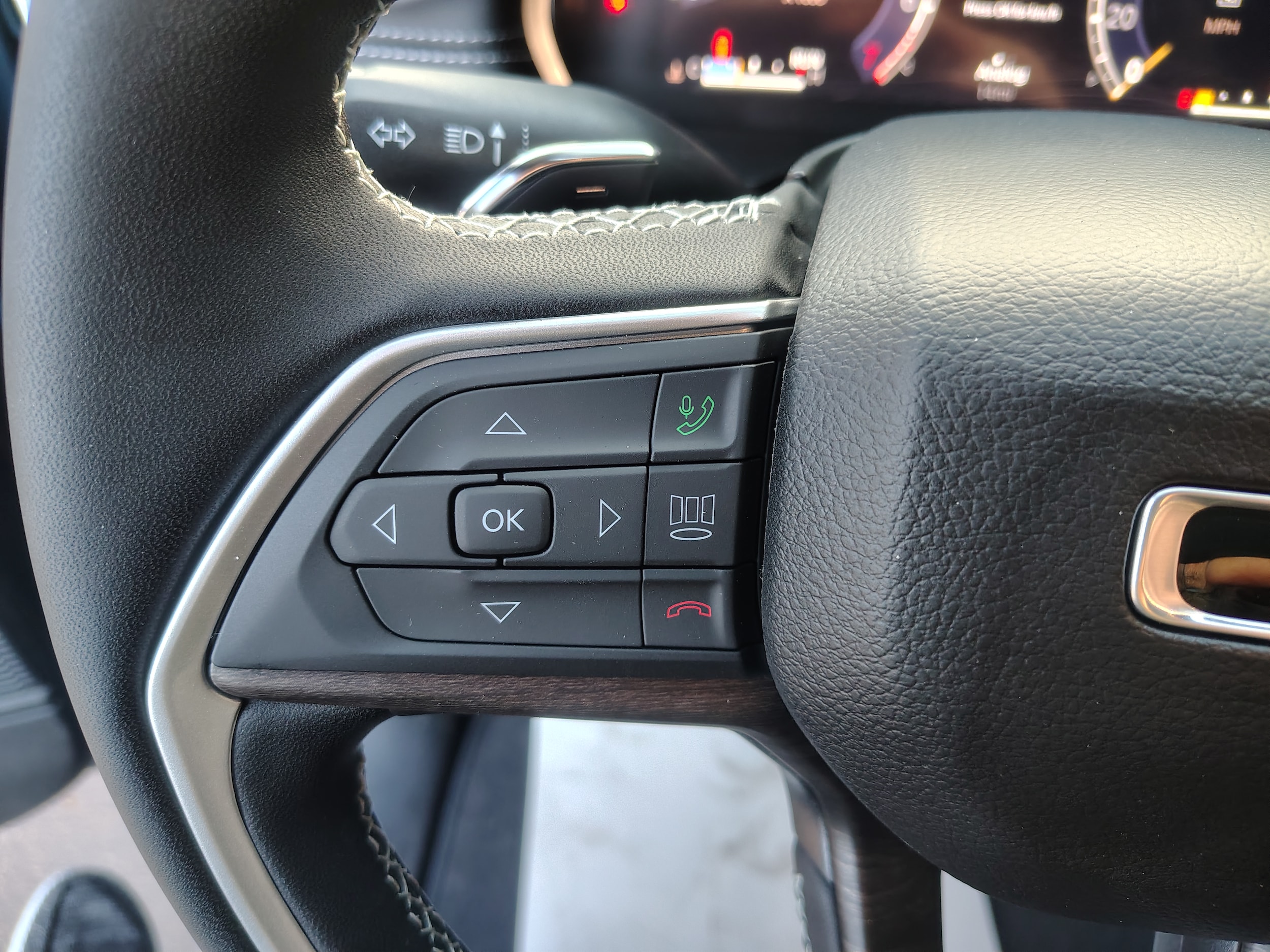 2027 Jeep Grand Cherokee photo 33 of 43