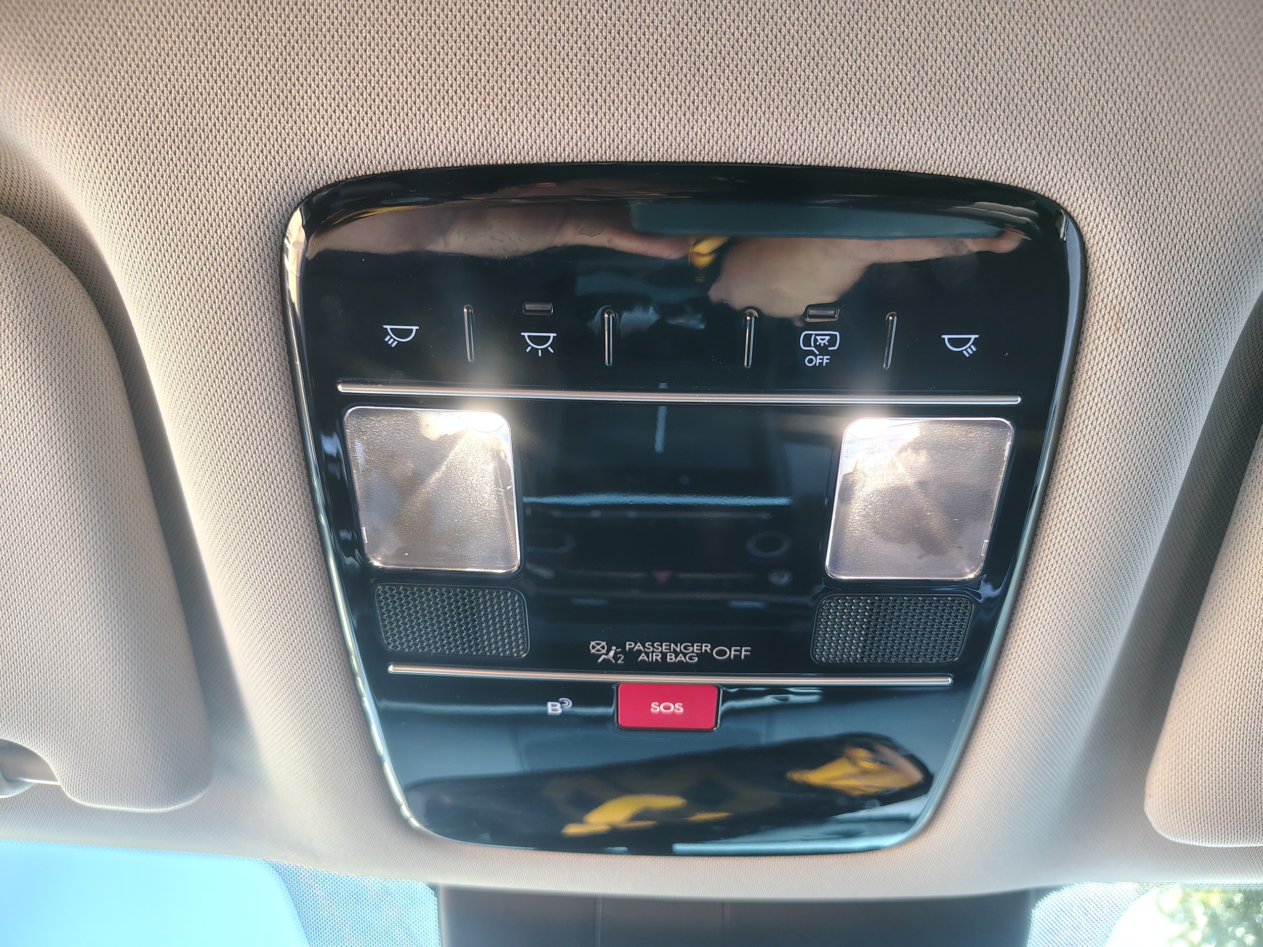 2025 Hyundai Santa Fe Hybrid photo 39 of 40