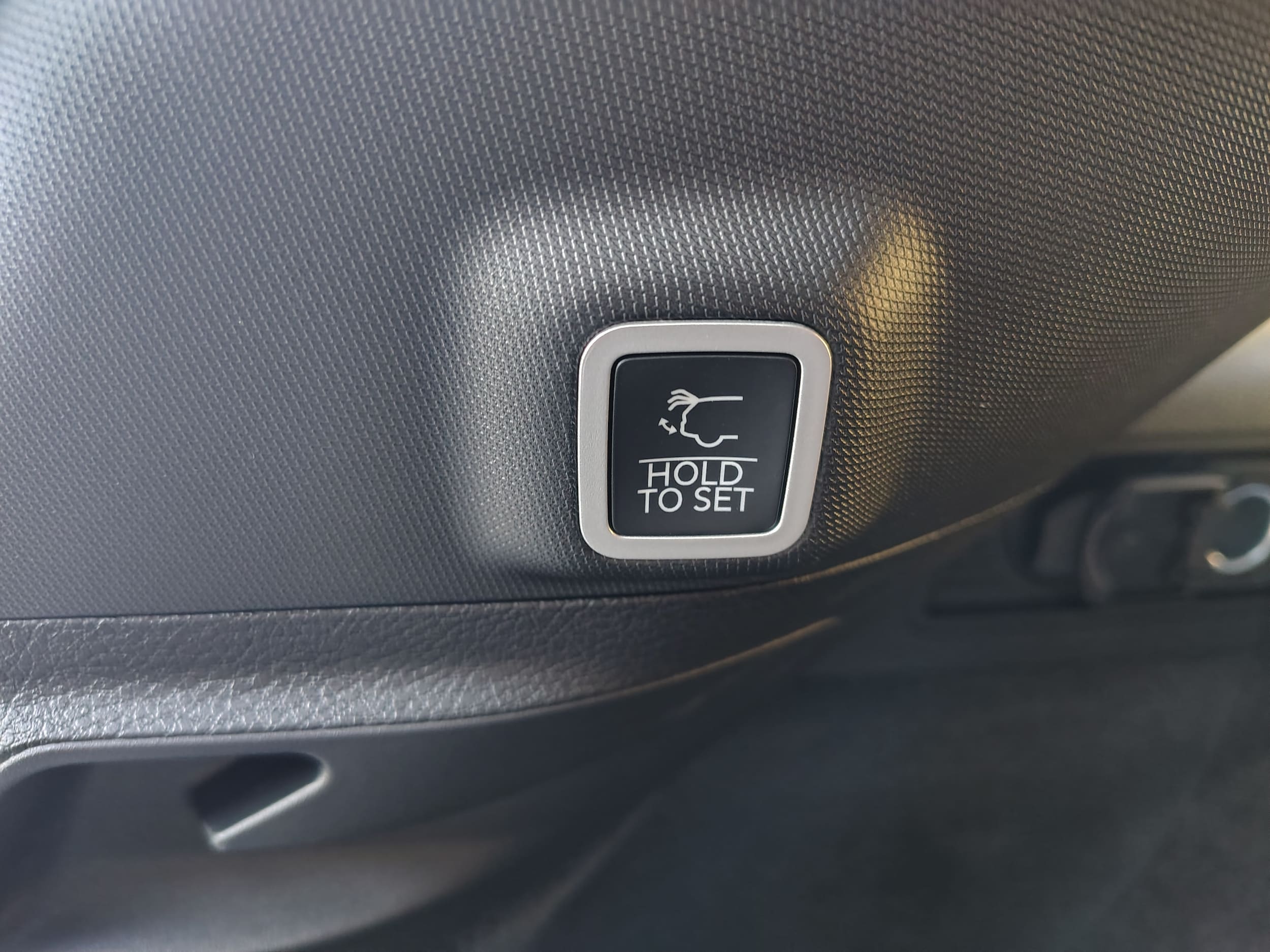 2027 Jeep Grand Cherokee photo 17 of 47