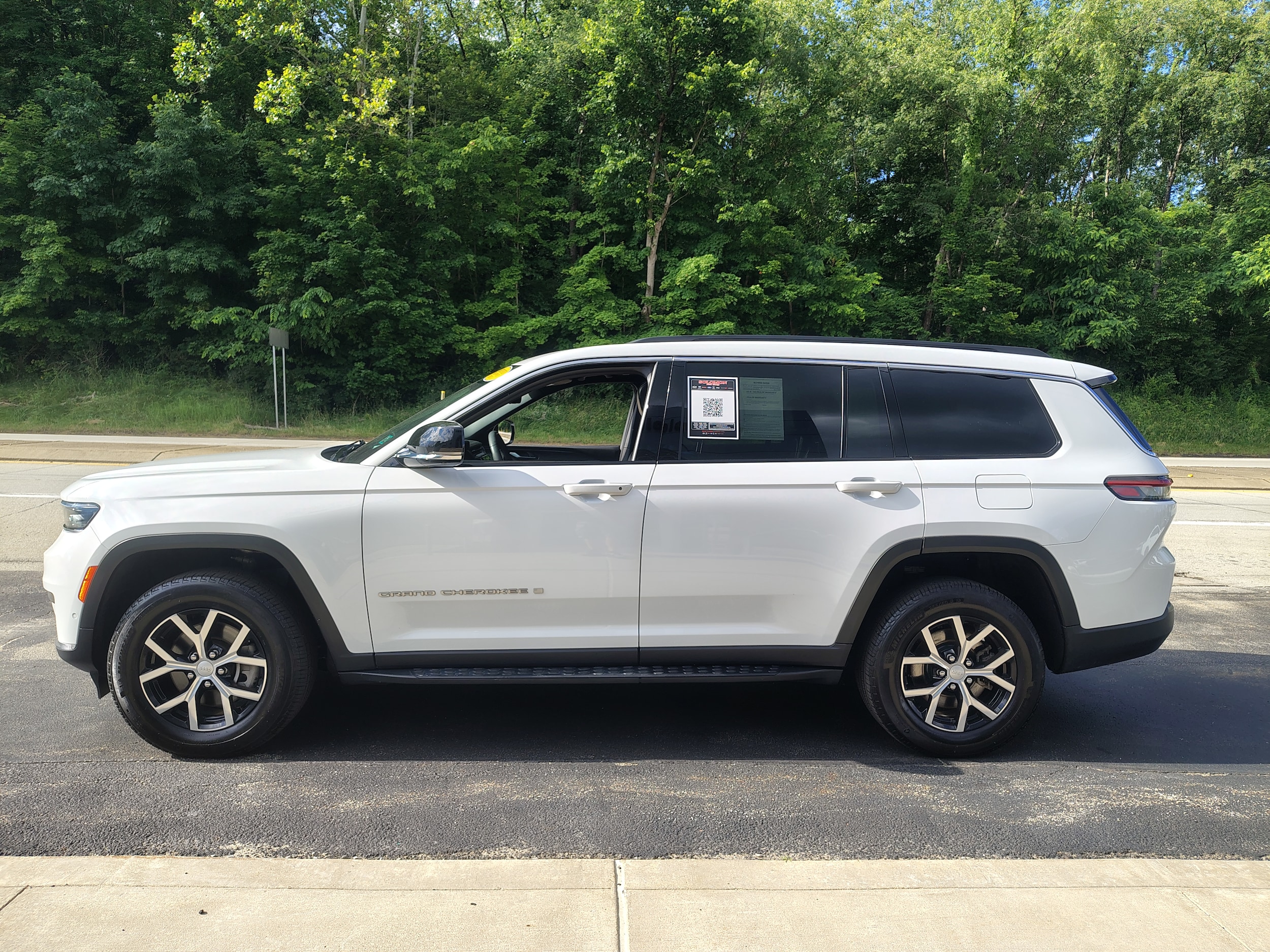 2024 Jeep Grand Cherokee L Limited Bright White Clearcoat at Solomon CJD Carmichaels