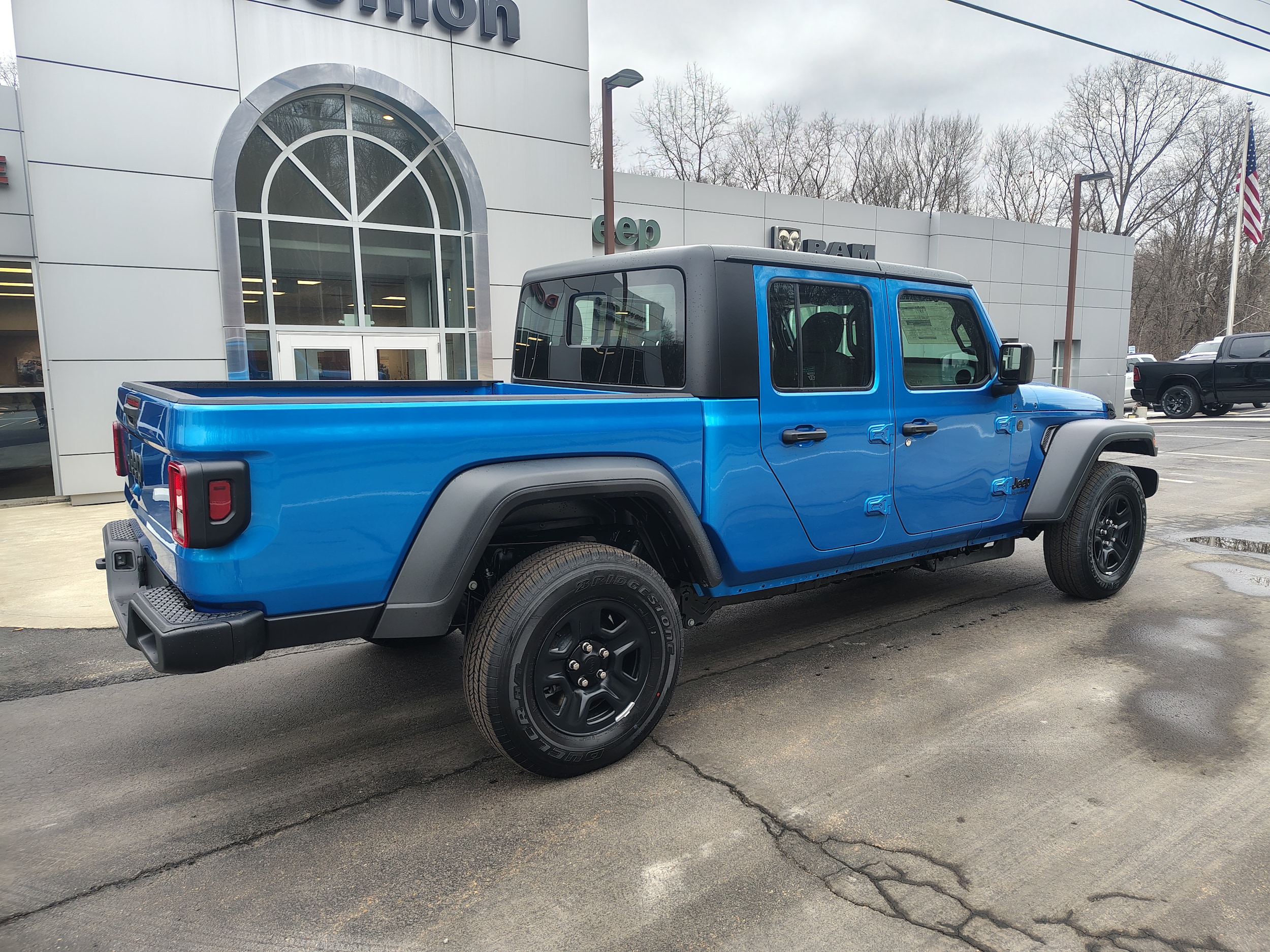 2026 Jeep Gladiator SPORT 4X4 - 9