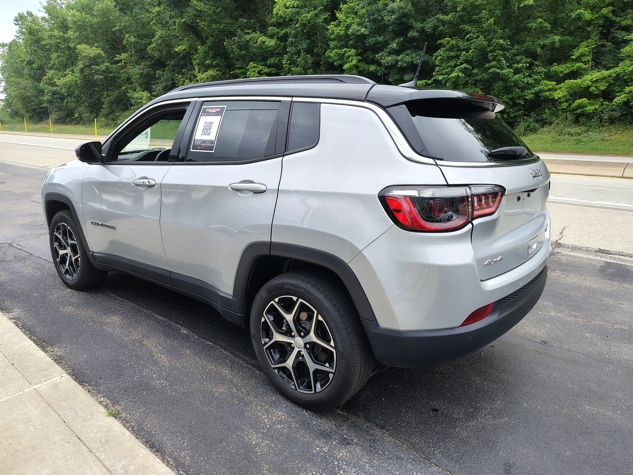 2024 Jeep Compass Limited Silver Zynith Metallic Clearcoat at Solomon CJD Carmichaels