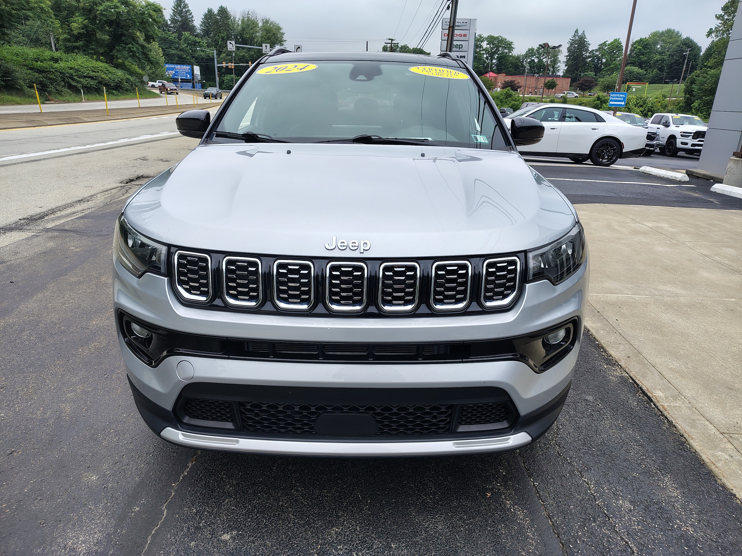 2024 Jeep Compass Limited Silver Zynith Metallic Clearcoat at Solomon CJD Carmichaels