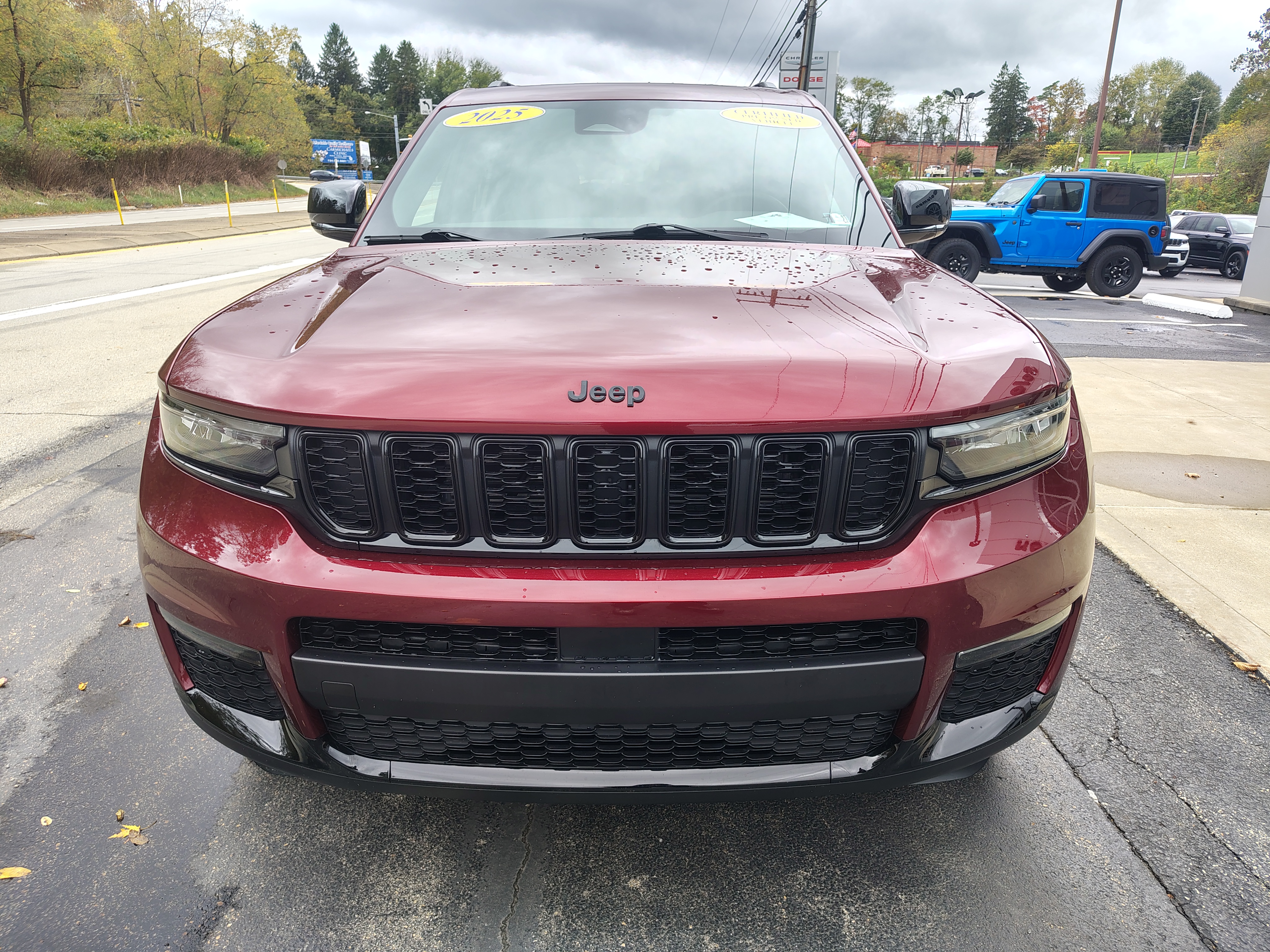 2025 Jeep Grand Cherokee L photo 3 of 45