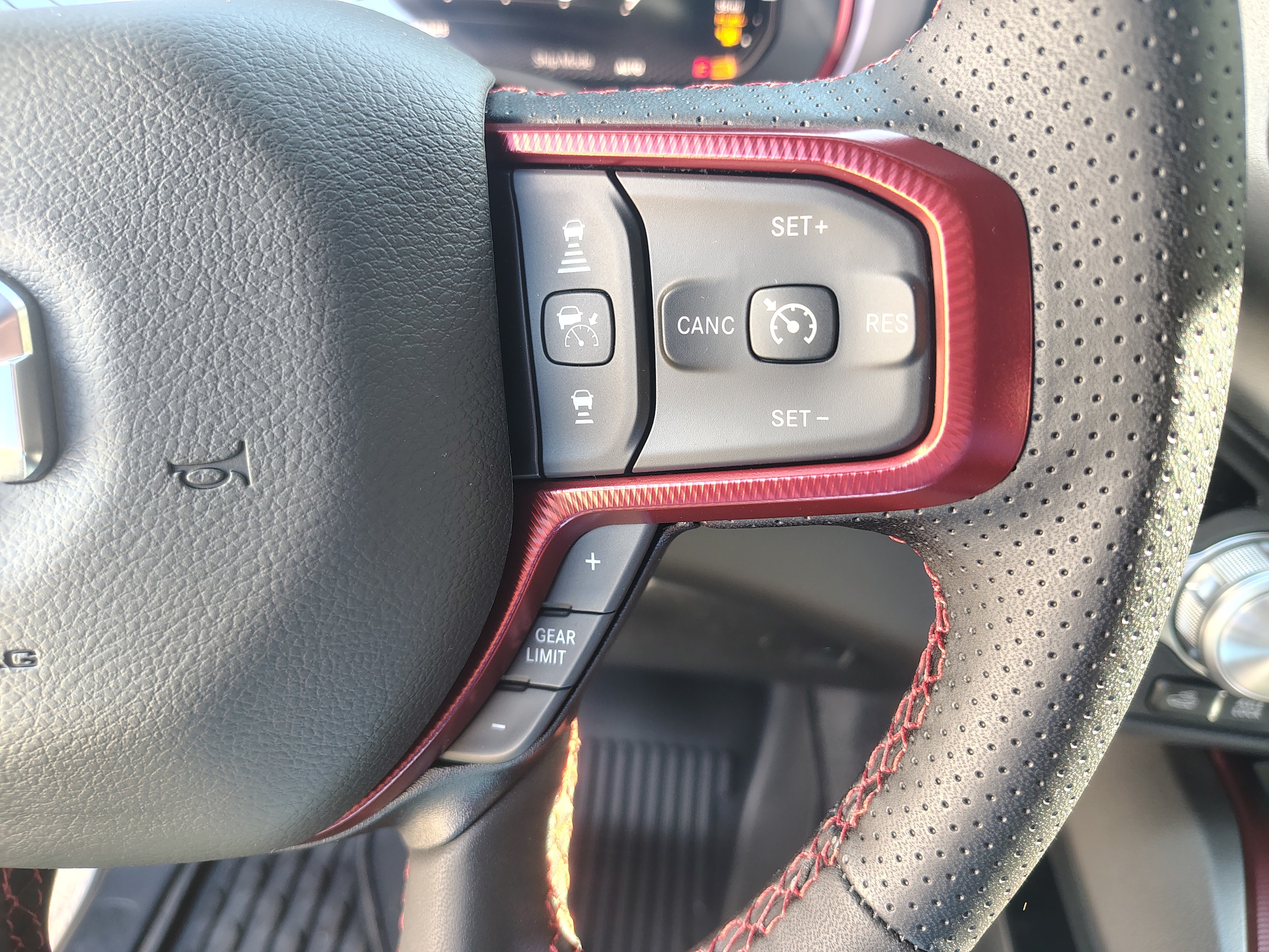2027 Ram 1500 photo 34 of 41