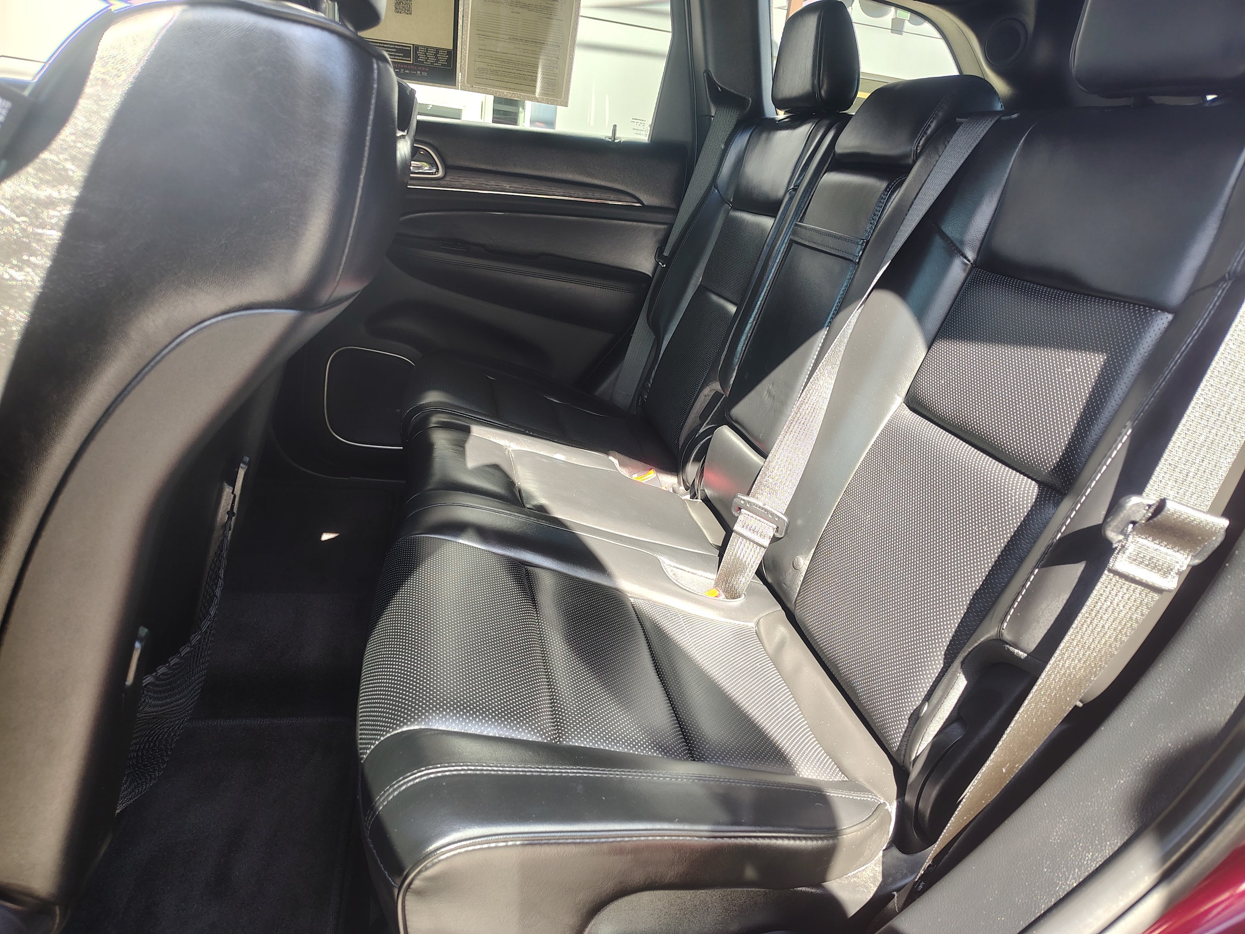 2018 Jeep Grand Cherokee photo 26 of 44