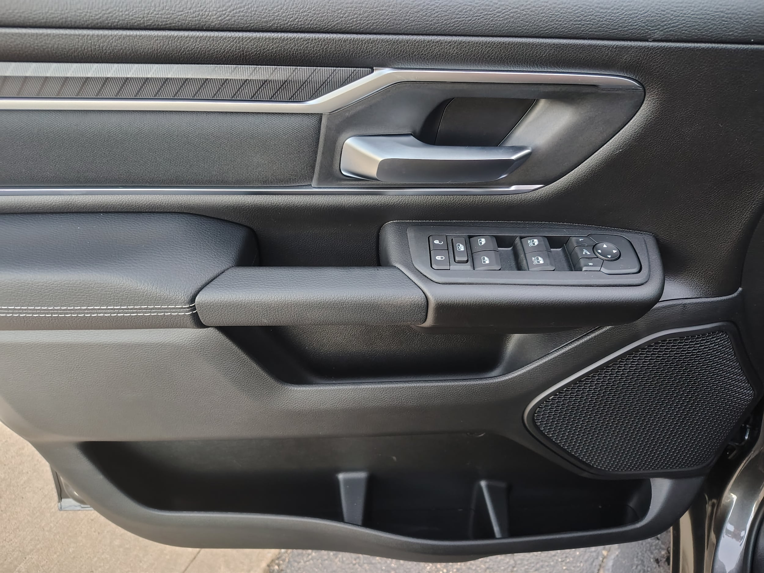 2027 Ram 1500 photo 20 of 40