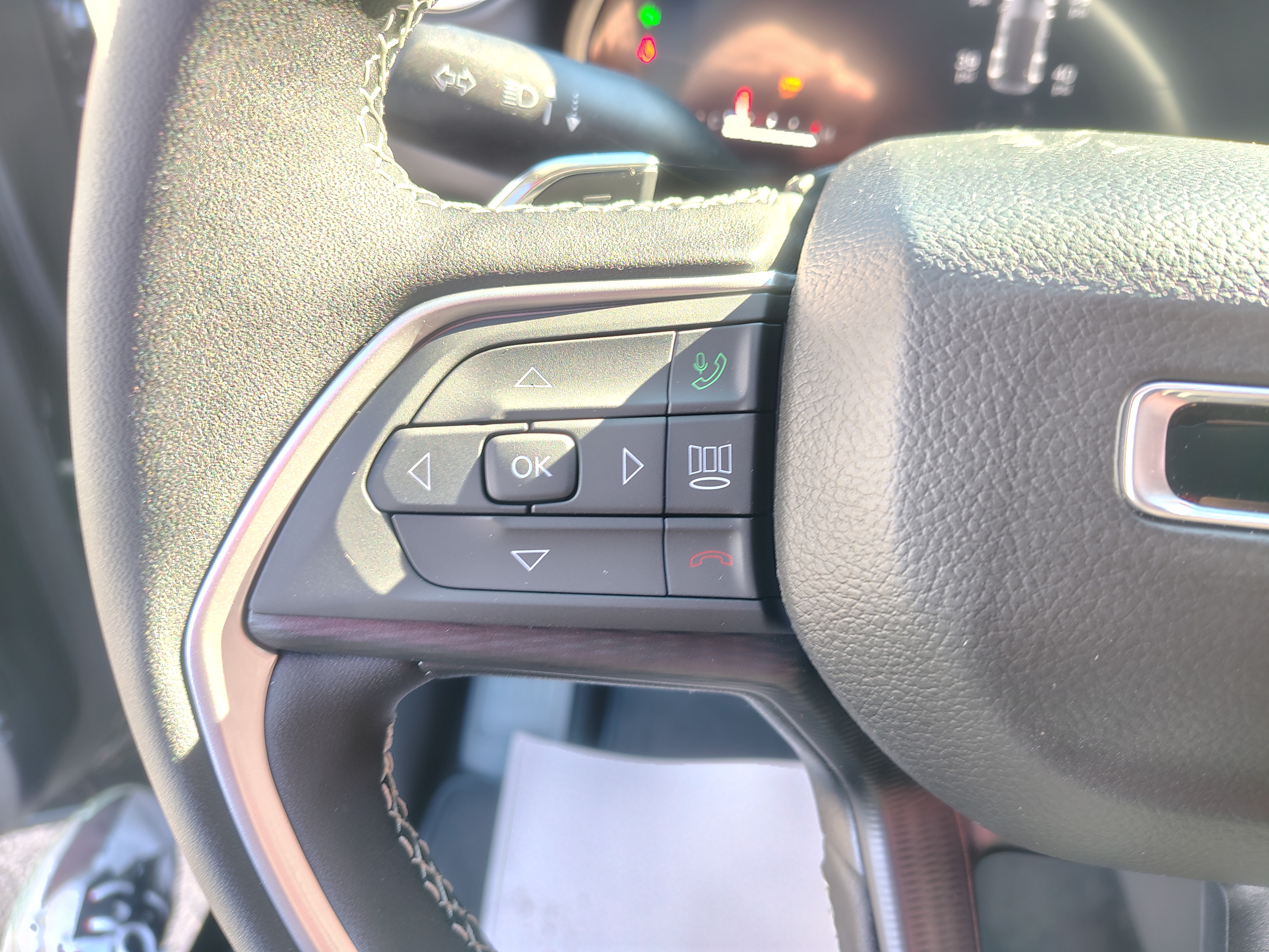 2027 Jeep Grand Cherokee photo 33 of 39