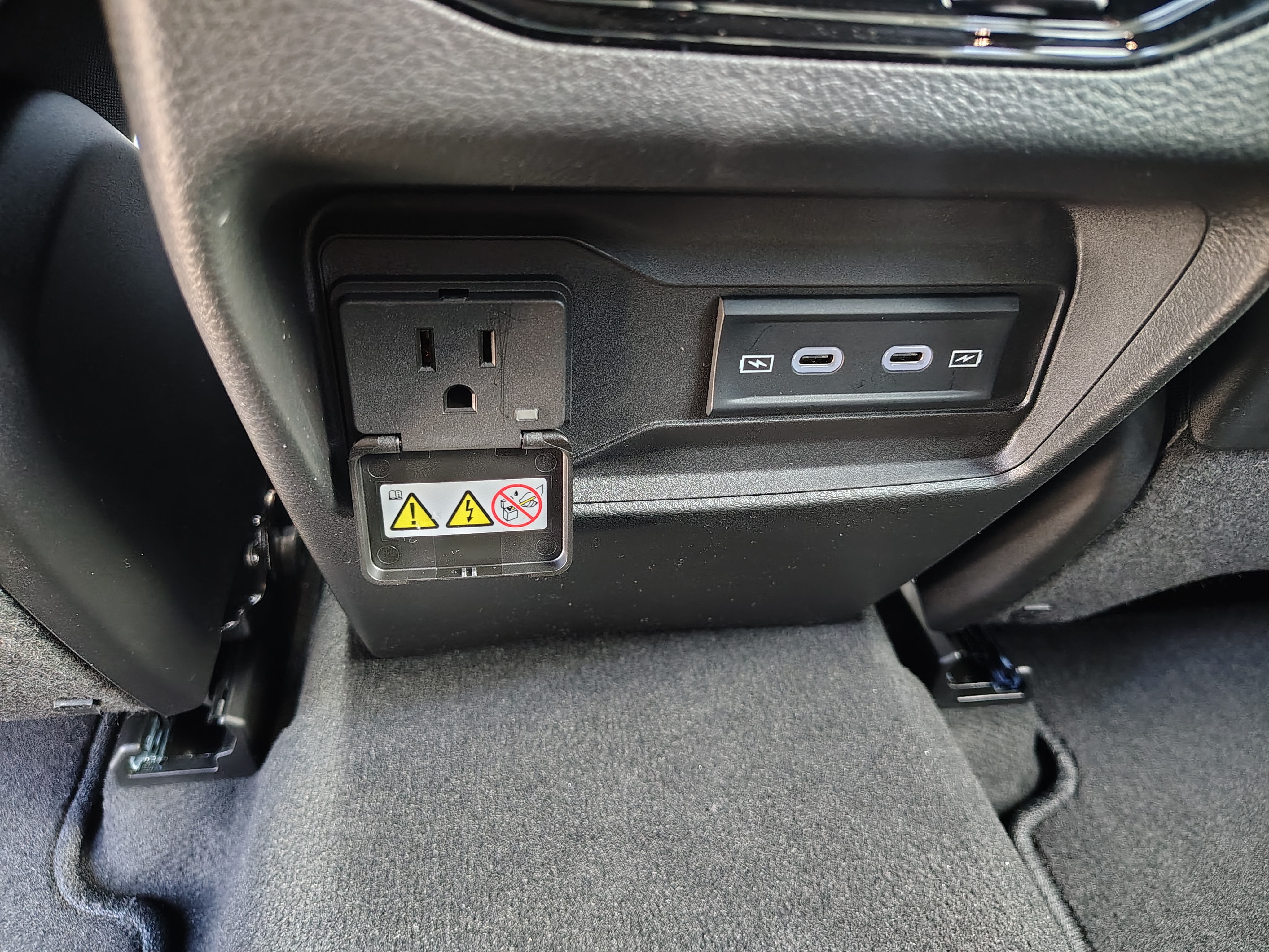 2027 Jeep Grand Cherokee photo 26 of 42