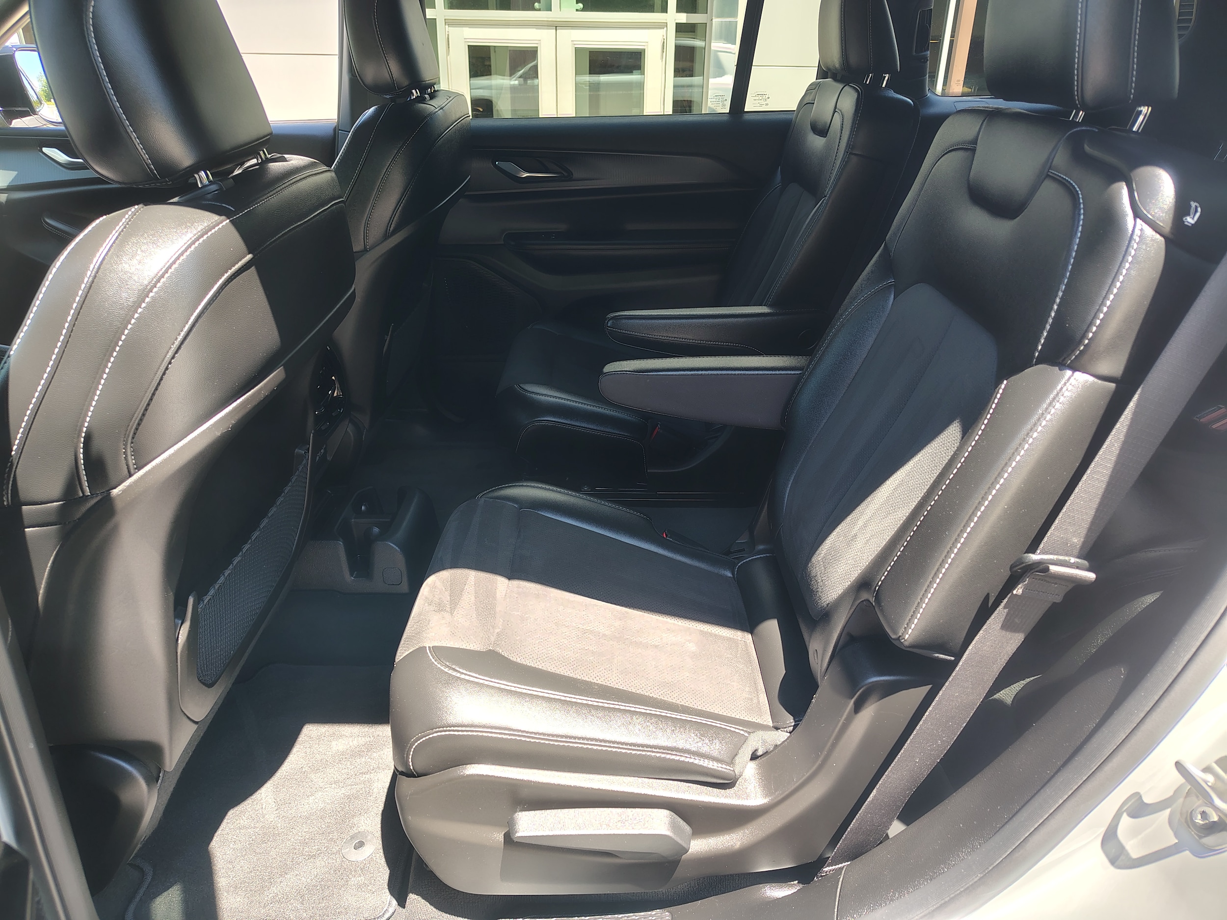 2024 Jeep Grand Cherokee L photo 24 of 40