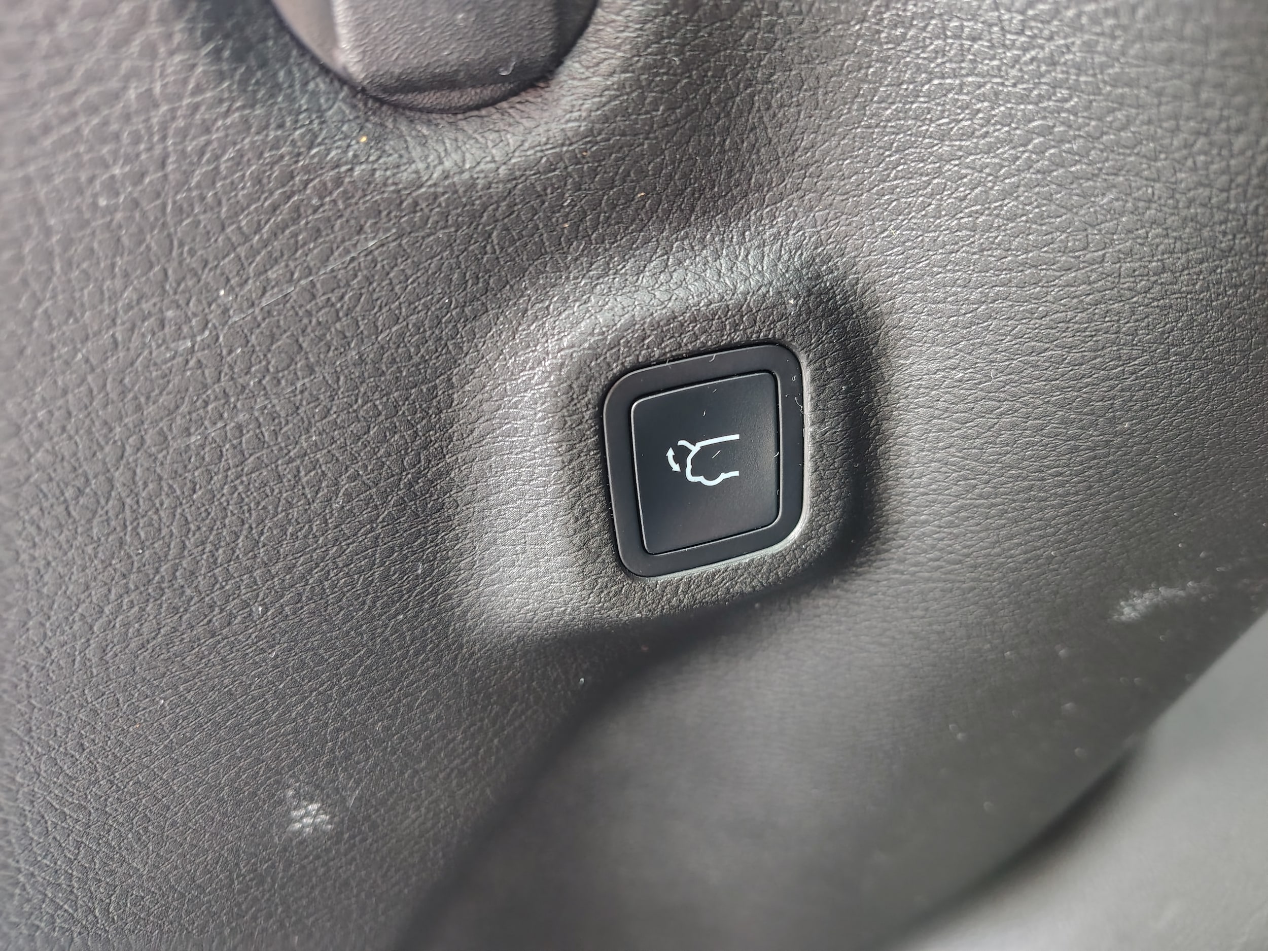 2025 Jeep Compass Limited Silver Zynith Metallic Clearcoat at Solomon CJD Carmichaels