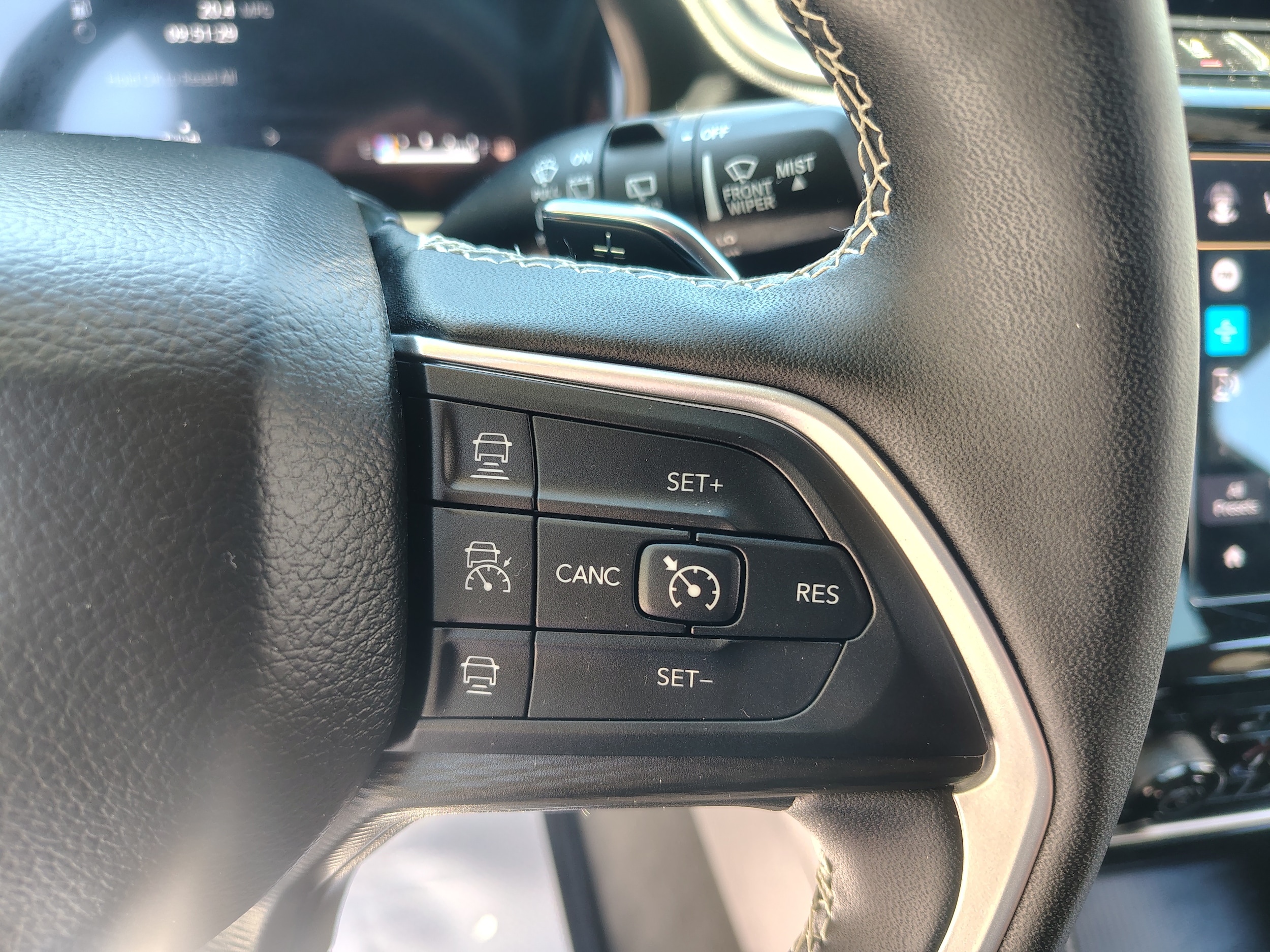 2024 Jeep Grand Cherokee L photo 33 of 40