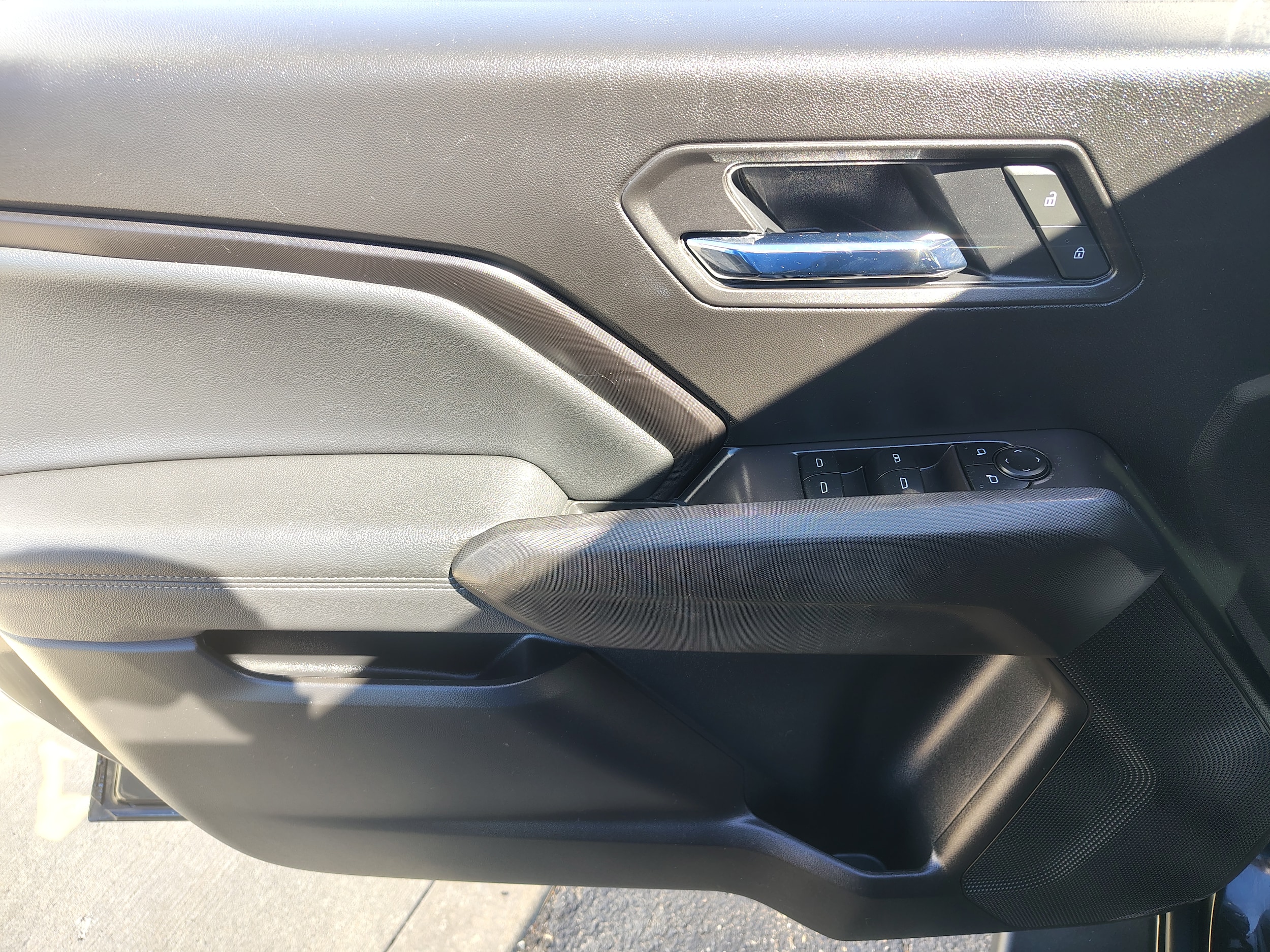 2025 GMC Canyon photo 19 of 39