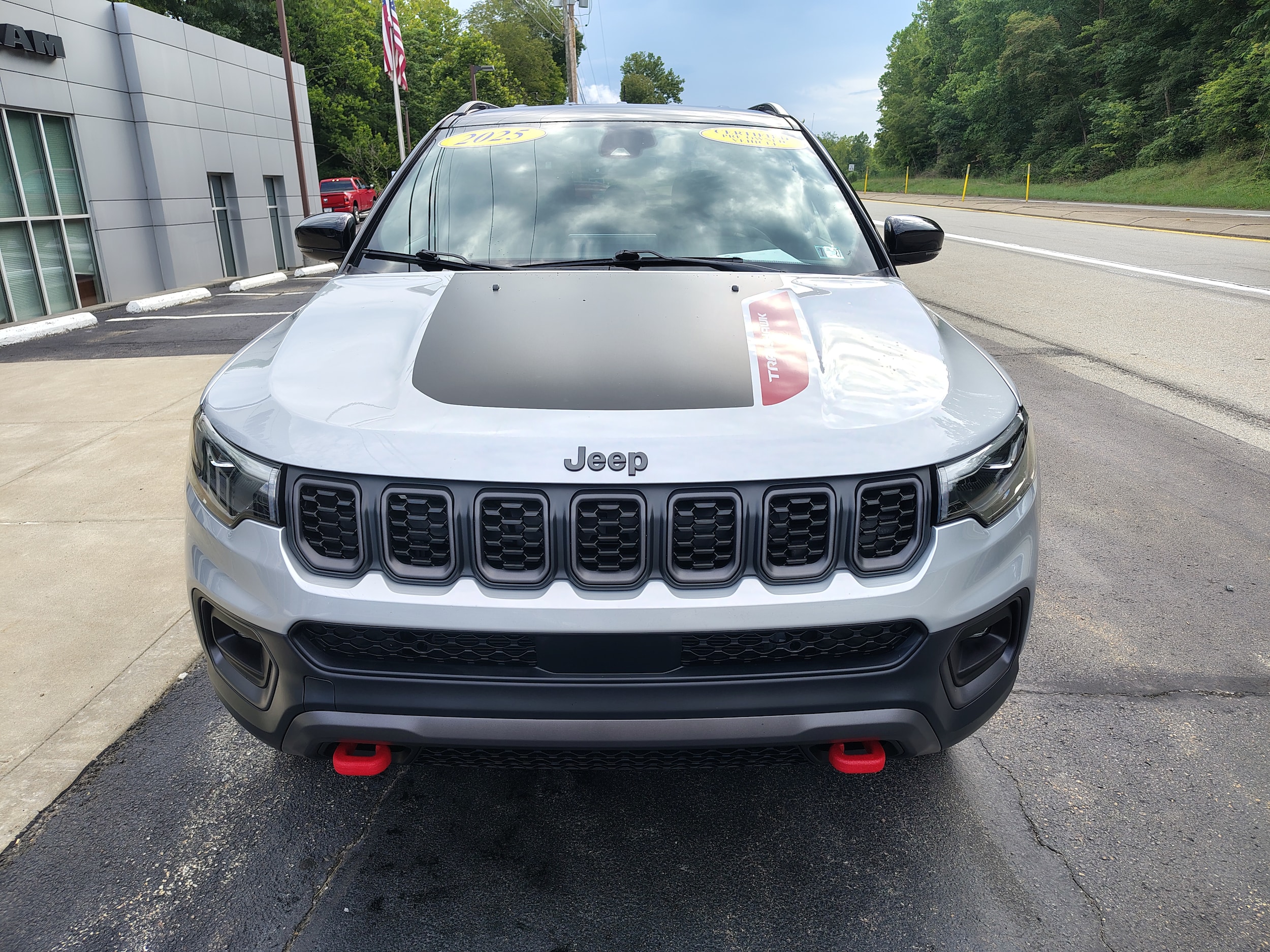 2025 Jeep Compass Trailhawk Silver Zynith Metallic Clearcoat at Solomon CJD Carmichaels