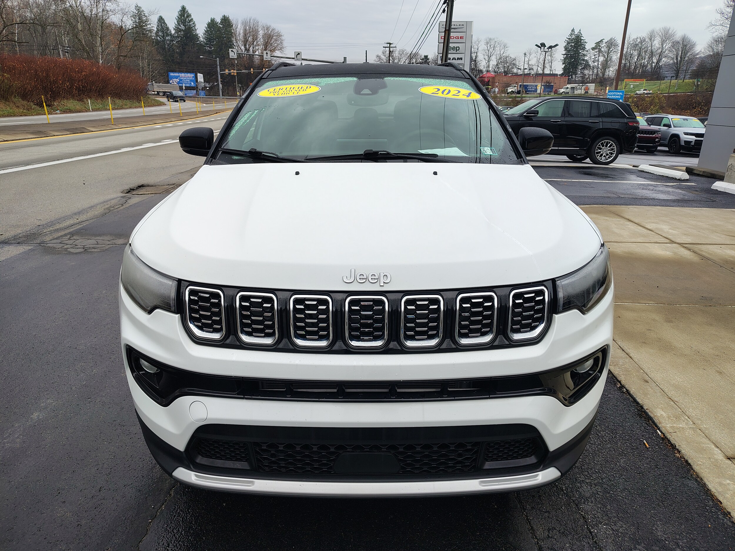 2024 Jeep Compass Limited photo 3