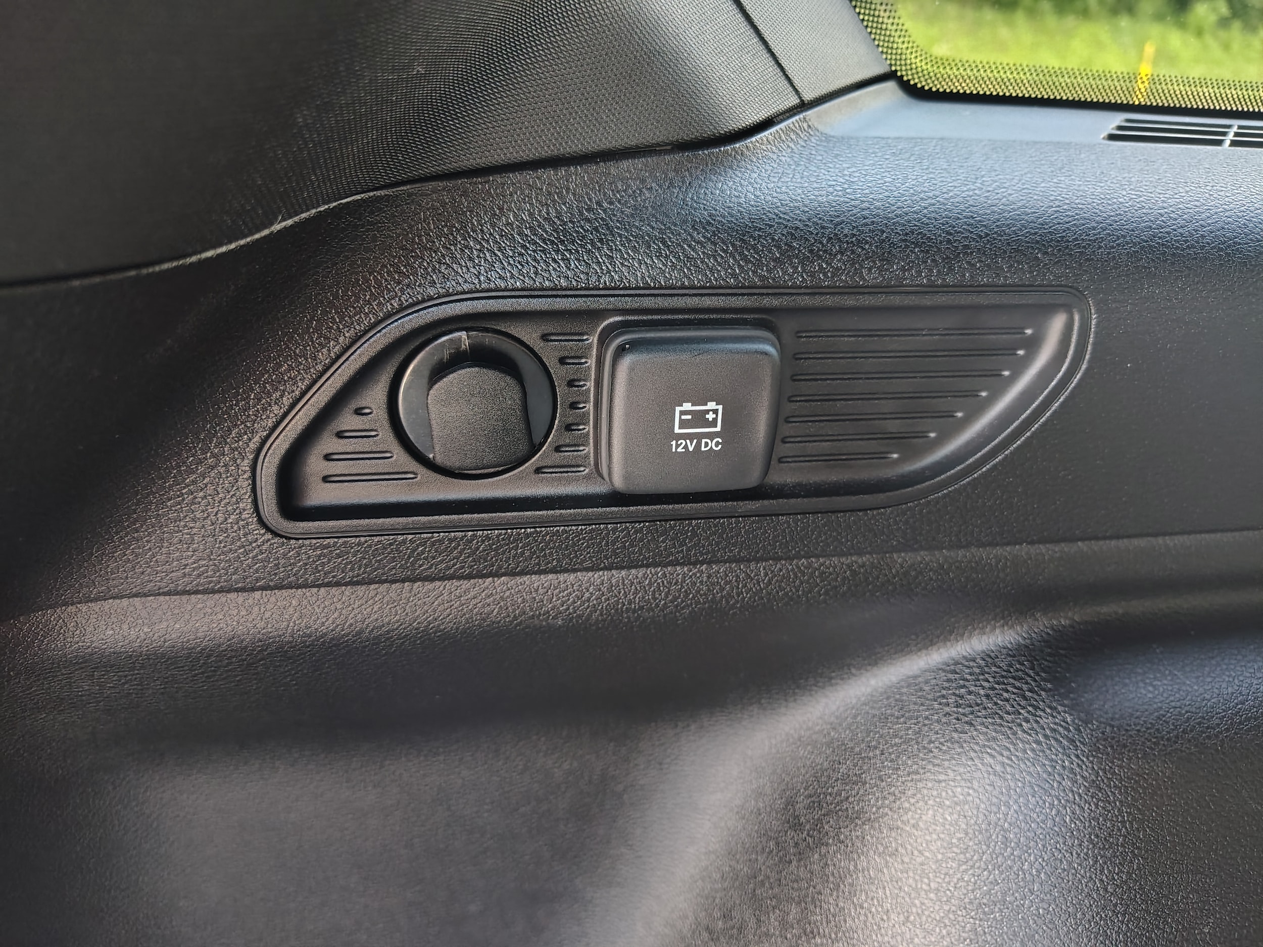 2024 Jeep Grand Cherokee Limited Diamond Black Crystal Pearlcoat at Solomon CJD Carmichaels