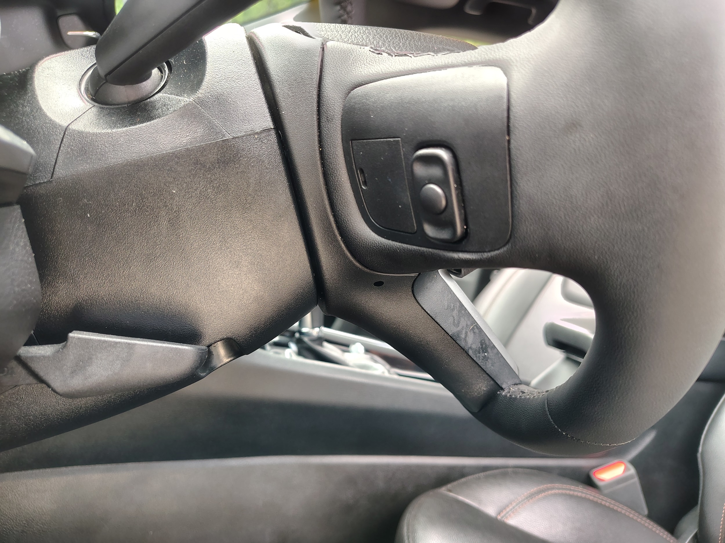 2024 Jeep Compass Limited Silver Zynith Metallic Clearcoat at Solomon CJD Carmichaels