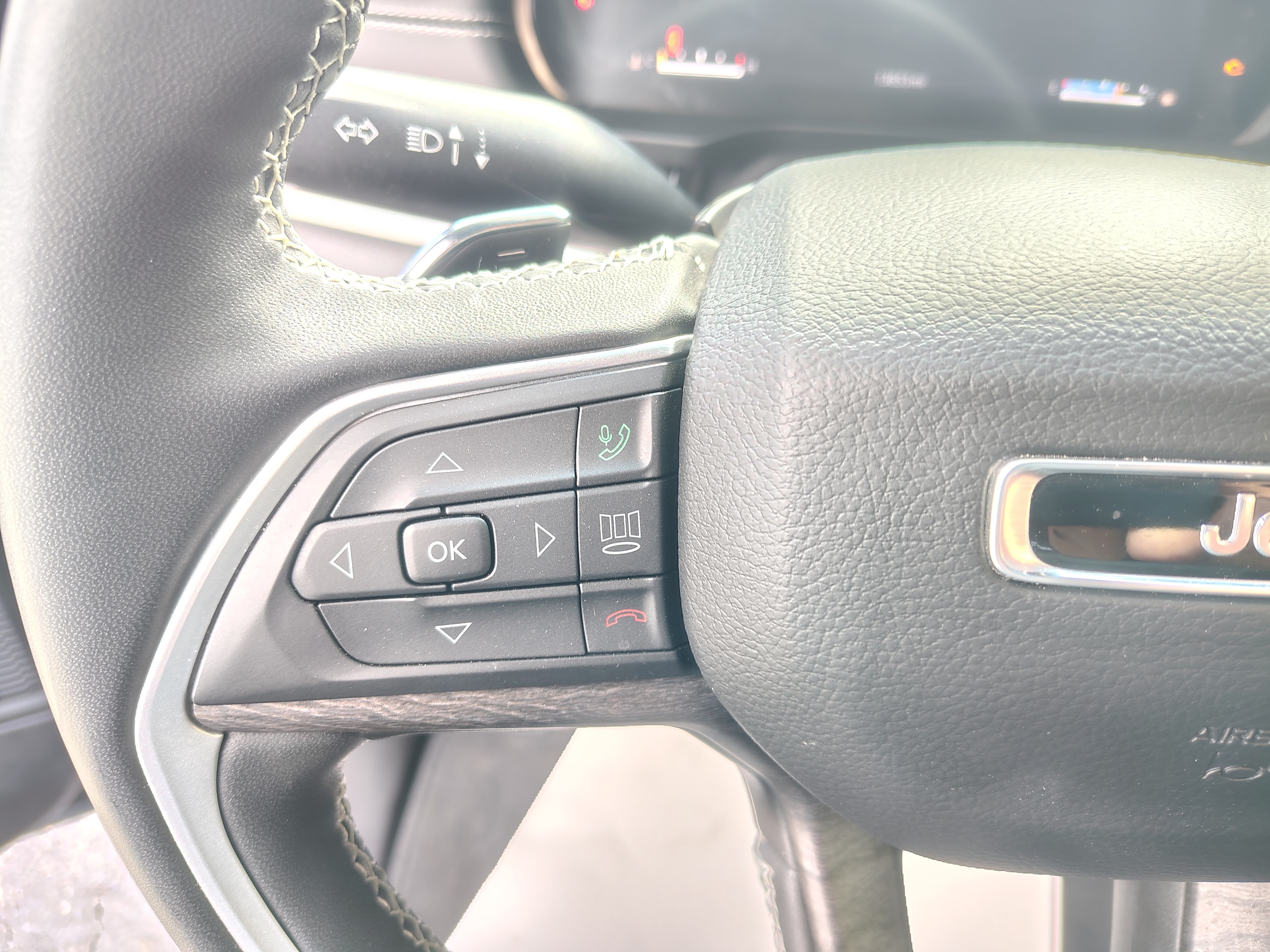 2024 Jeep Grand Cherokee Limited Diamond Black Crystal Pearlcoat at Solomon CJD Carmichaels
