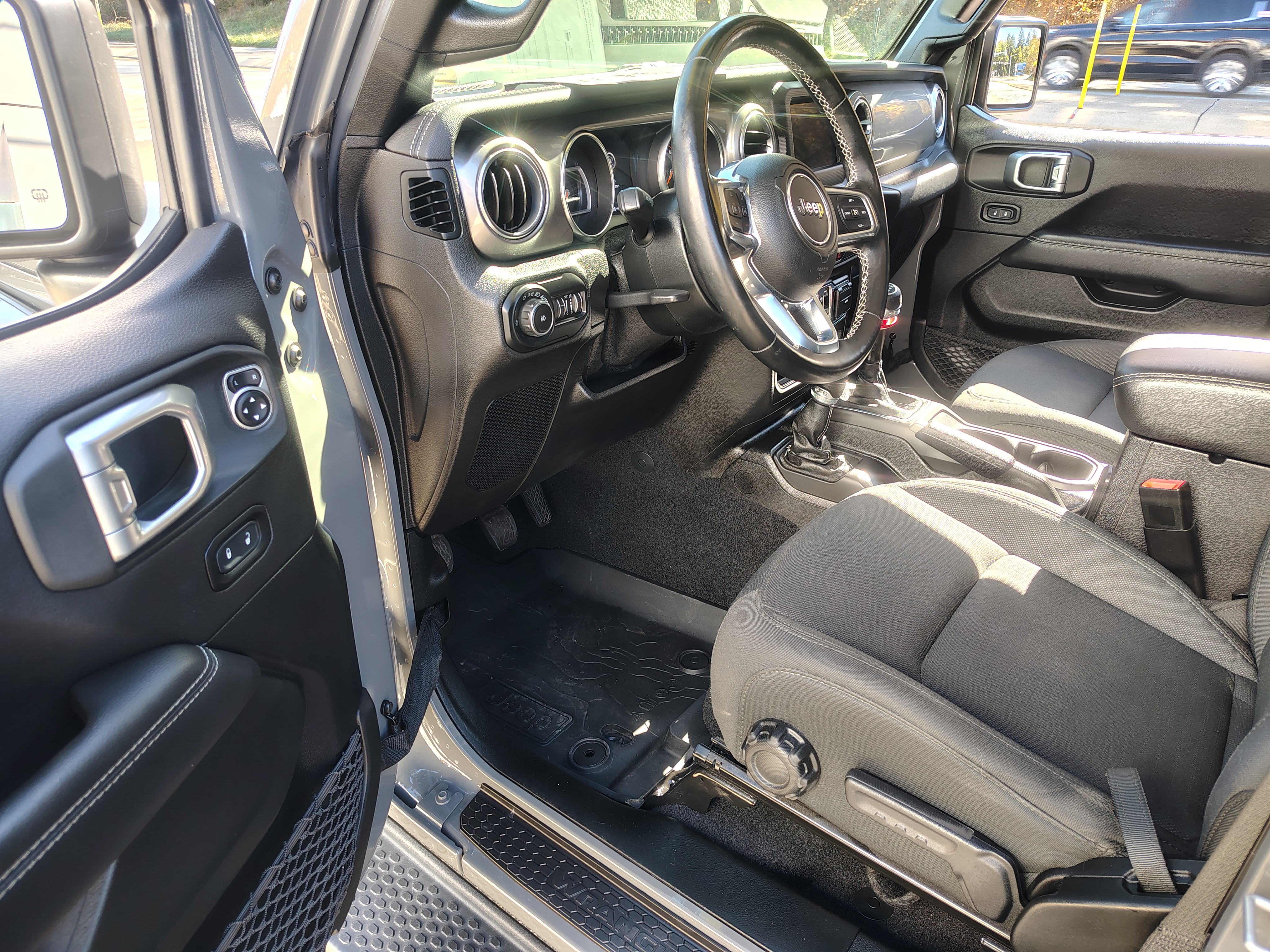 2020 Jeep Wrangler Unlimited photo 17 of 35