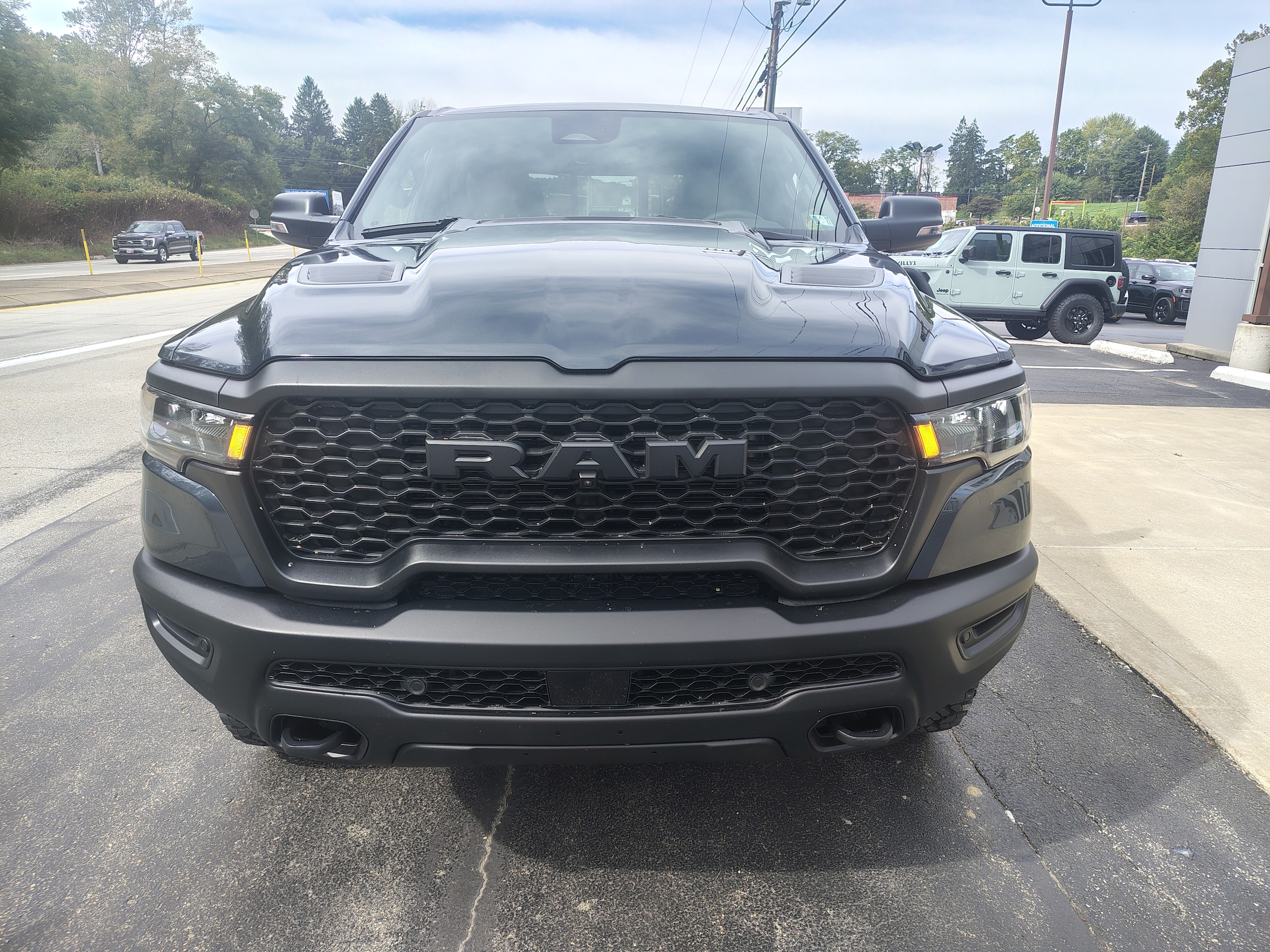 2027 Ram 1500 photo 3 of 19