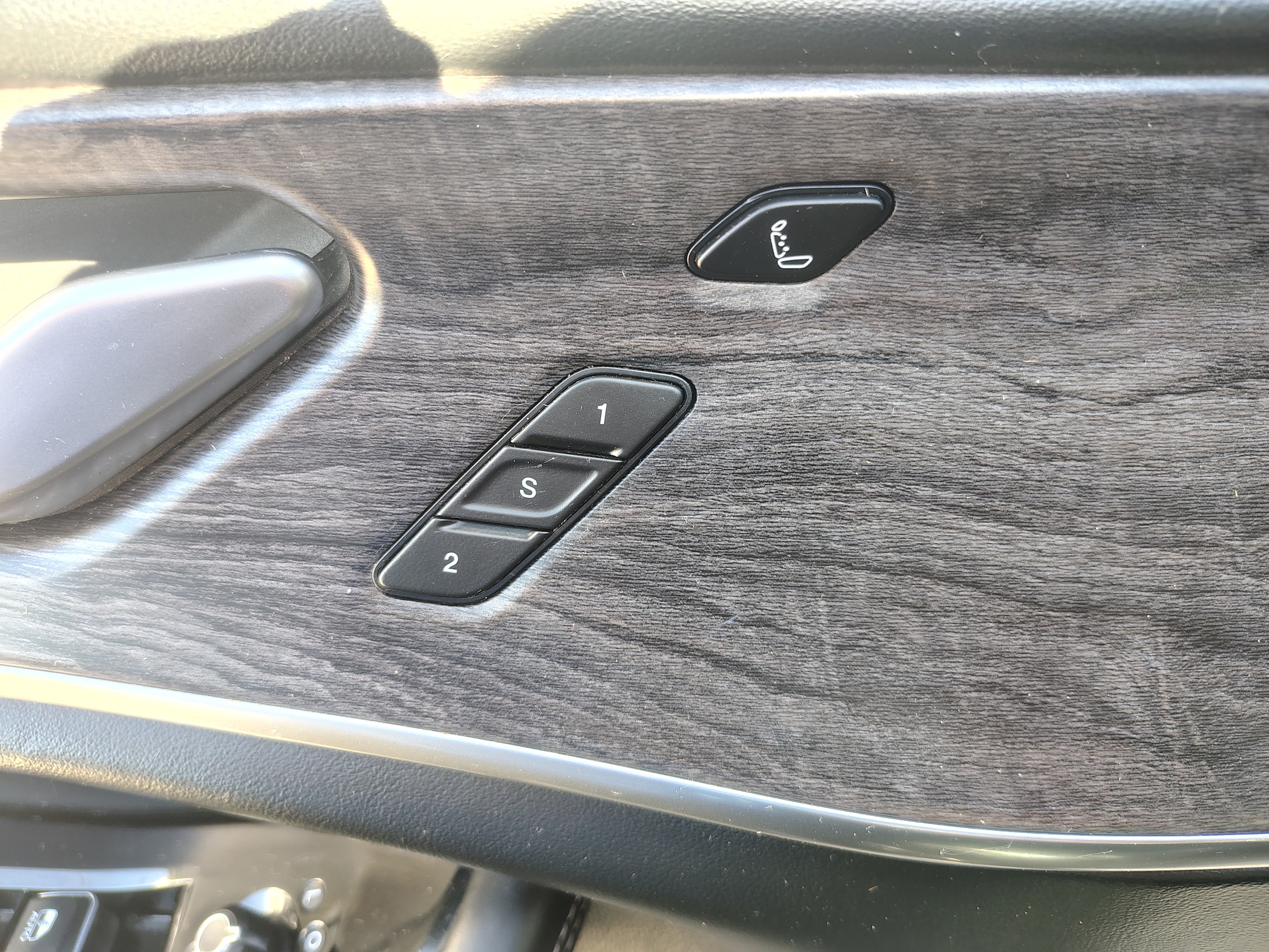 2022 Jeep Grand Cherokee L photo 23 of 46