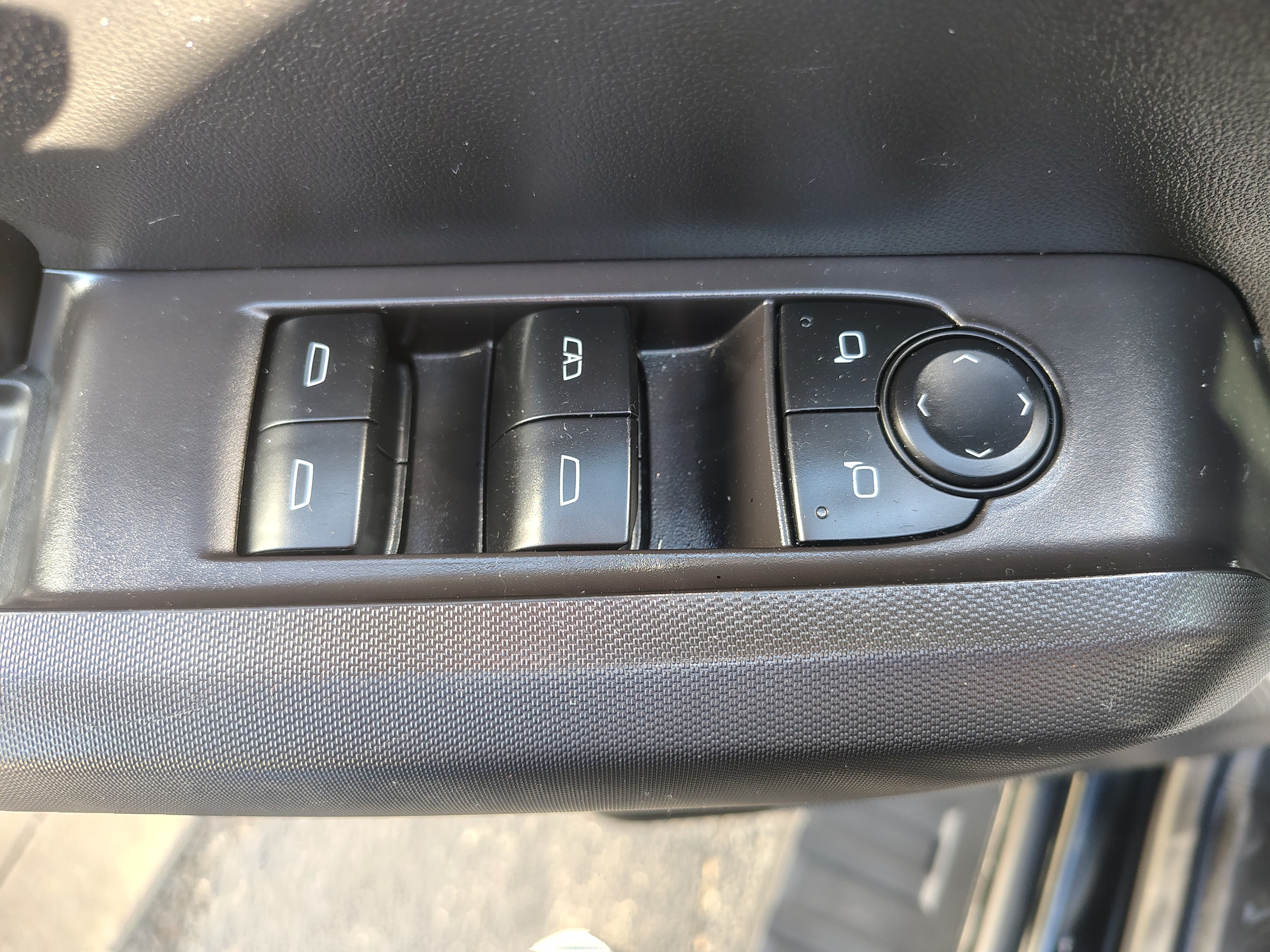 2025 GMC Canyon photo 20 of 39
