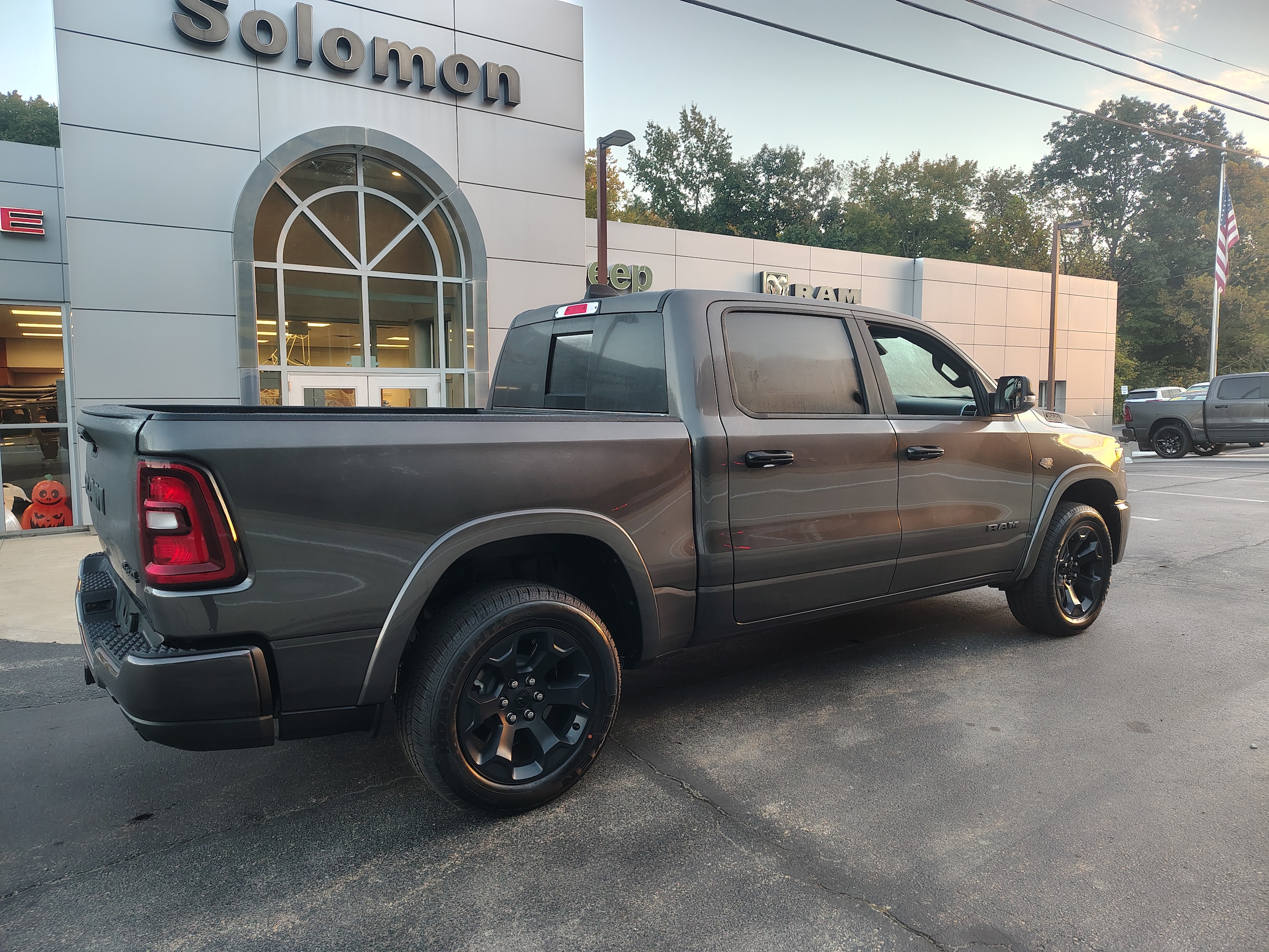 2027 Ram 1500 photo 14 of 40