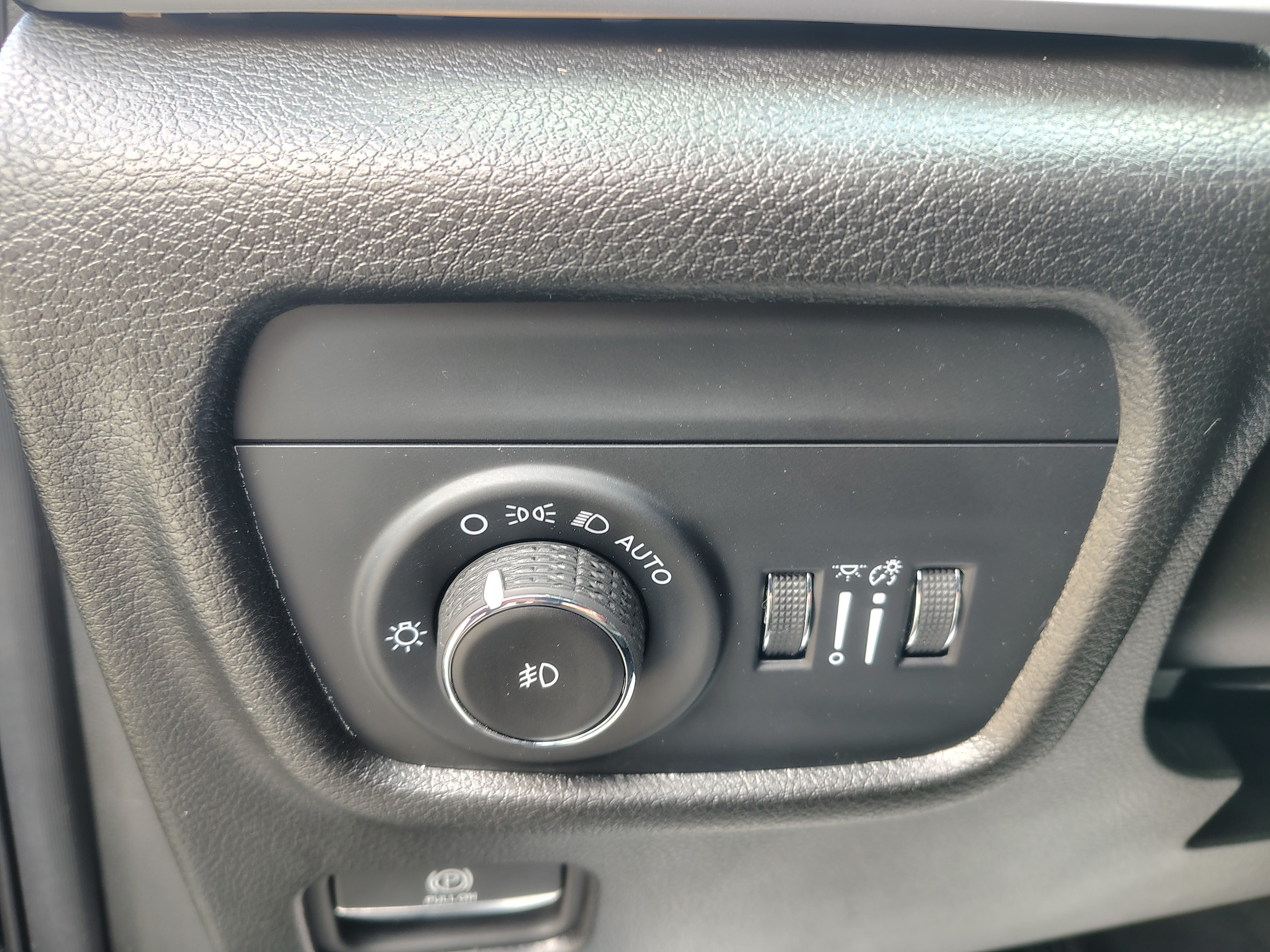2024 Jeep Grand Cherokee Limited Diamond Black Crystal Pearlcoat at Solomon CJD Carmichaels
