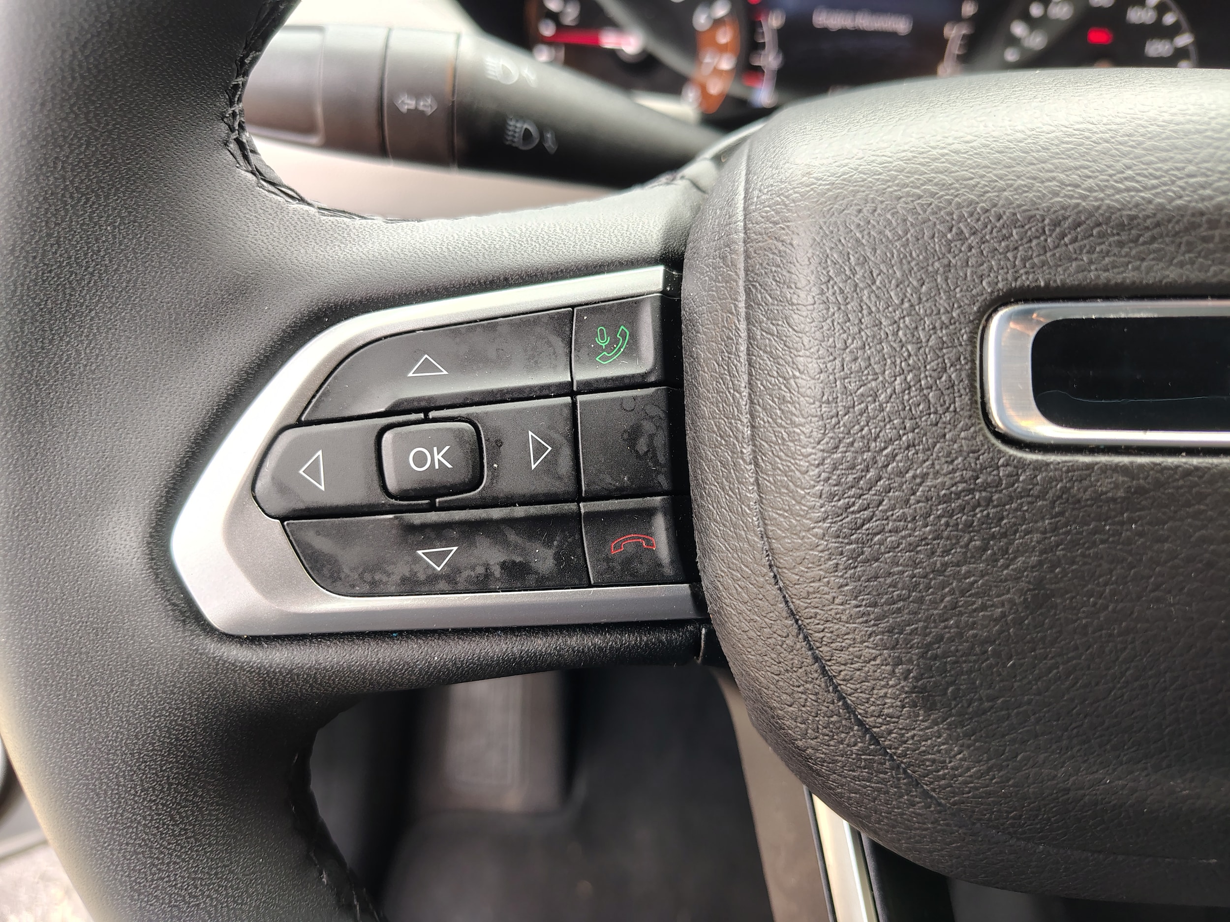 2024 Jeep Compass Limited Silver Zynith Metallic Clearcoat at Solomon CJD Carmichaels