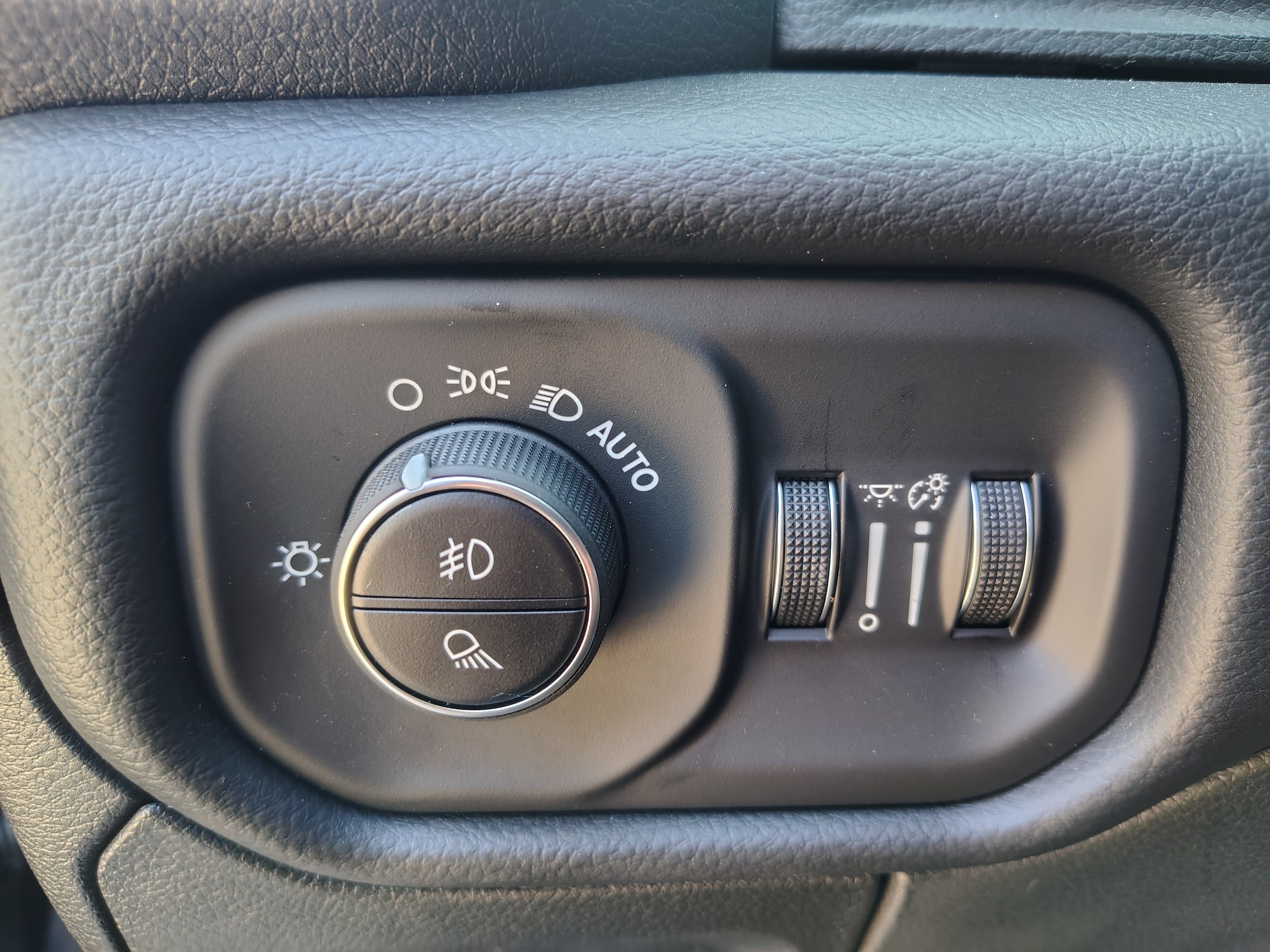 2027 Ram 1500 photo 21 of 32