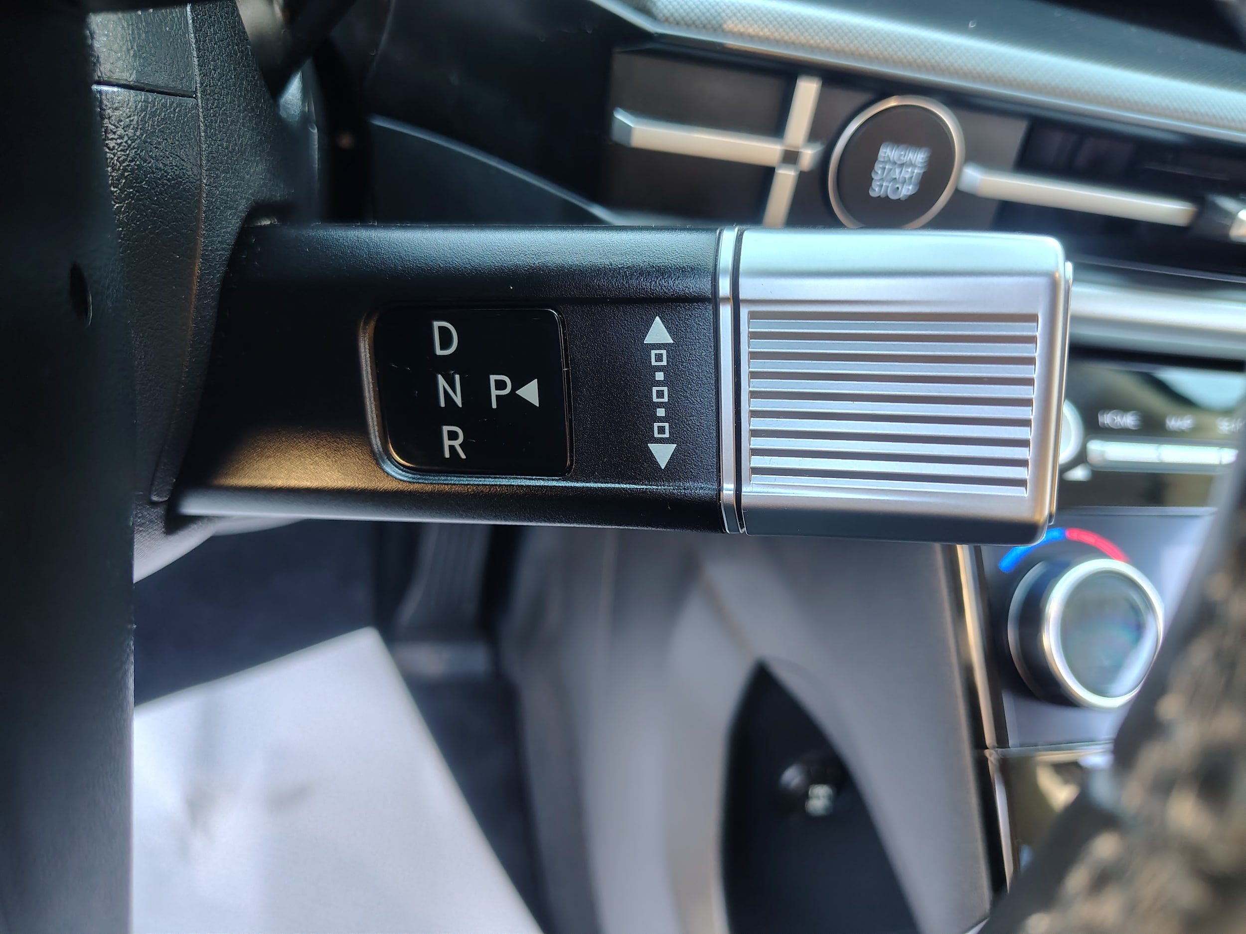 2025 Hyundai Santa Fe Hybrid photo 35 of 40