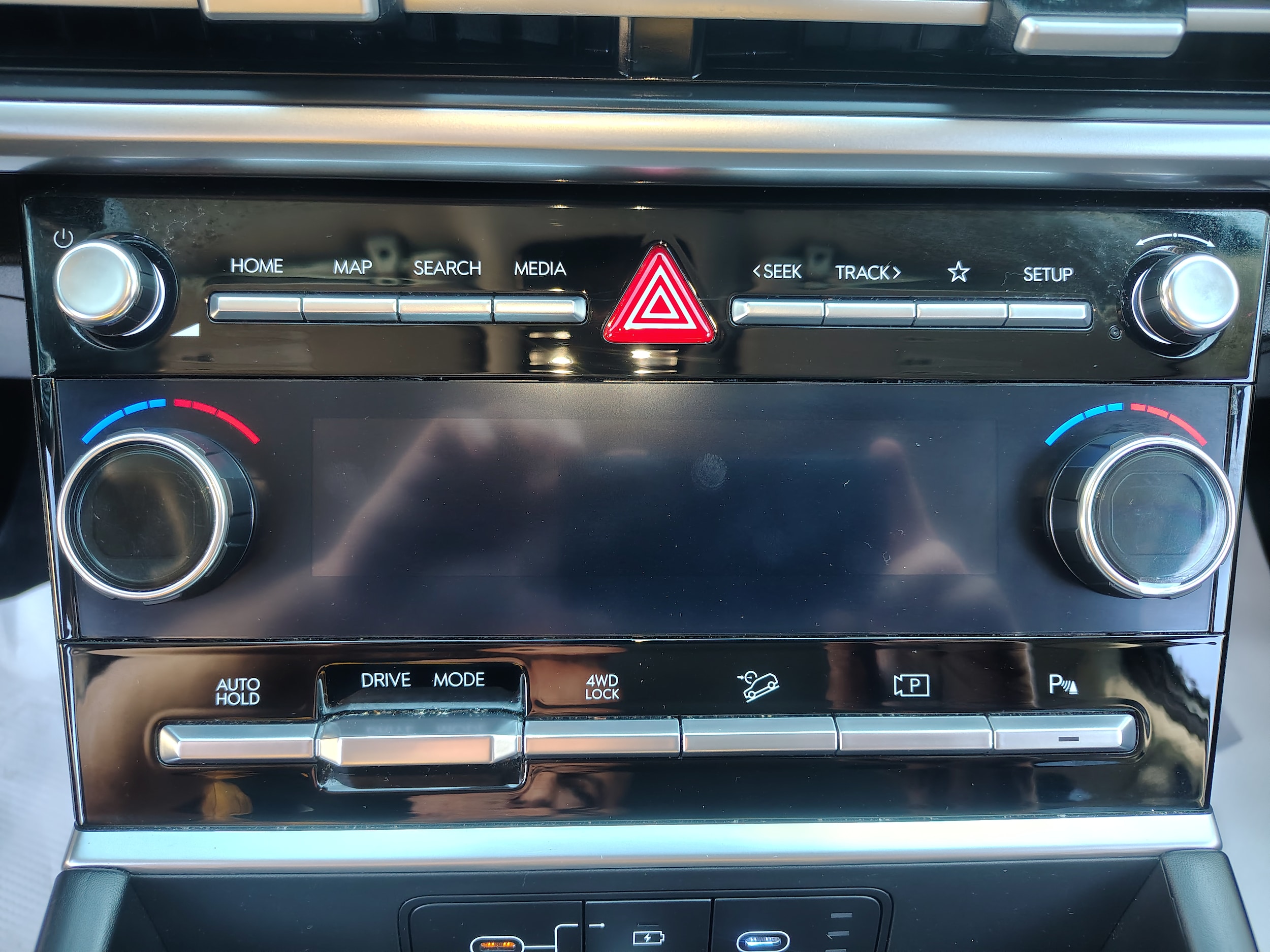 2025 Hyundai Santa Fe Hybrid photo 37 of 40