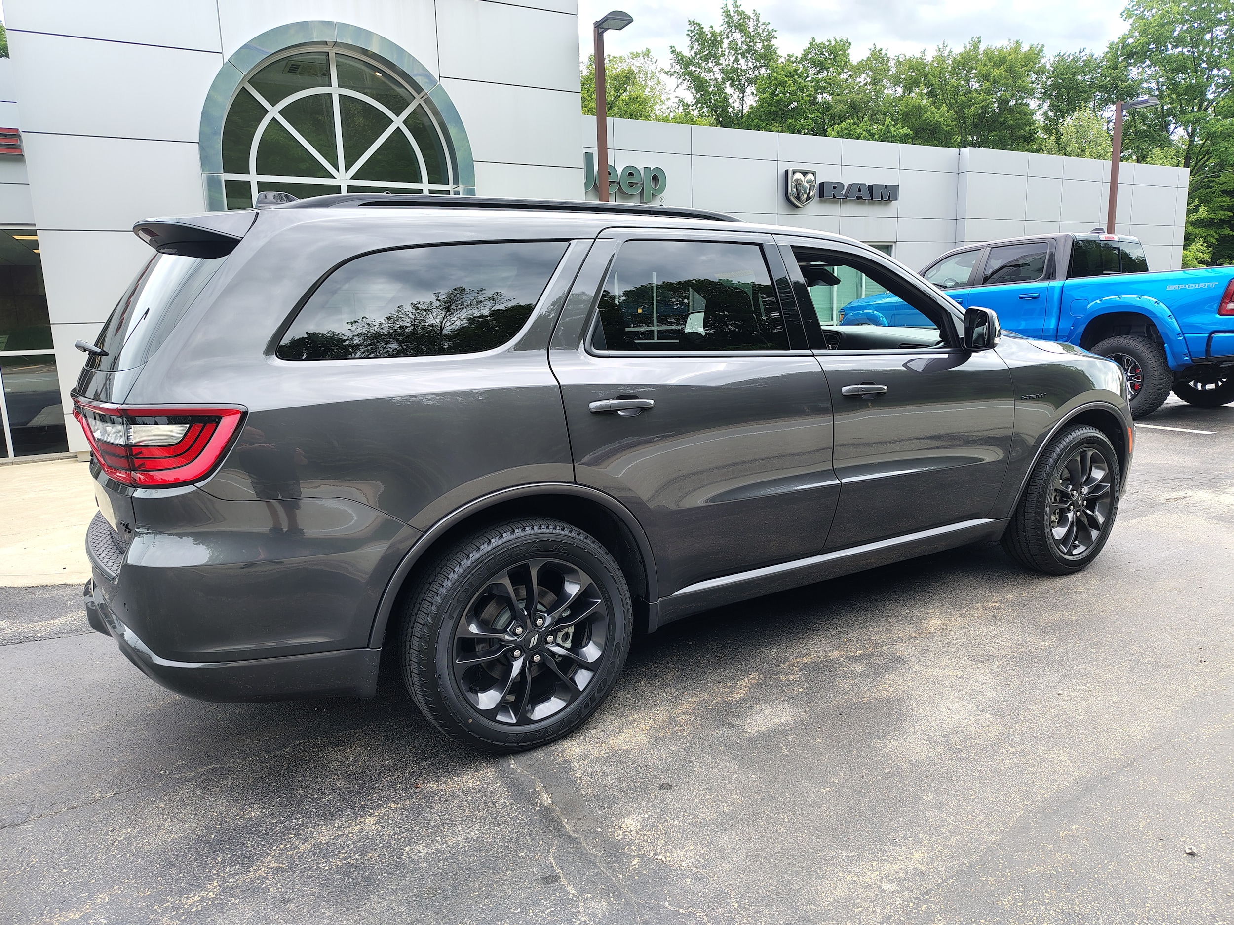 2024 Dodge Durango R/T Premium Vapor Gray at Solomon CJD Carmichaels
