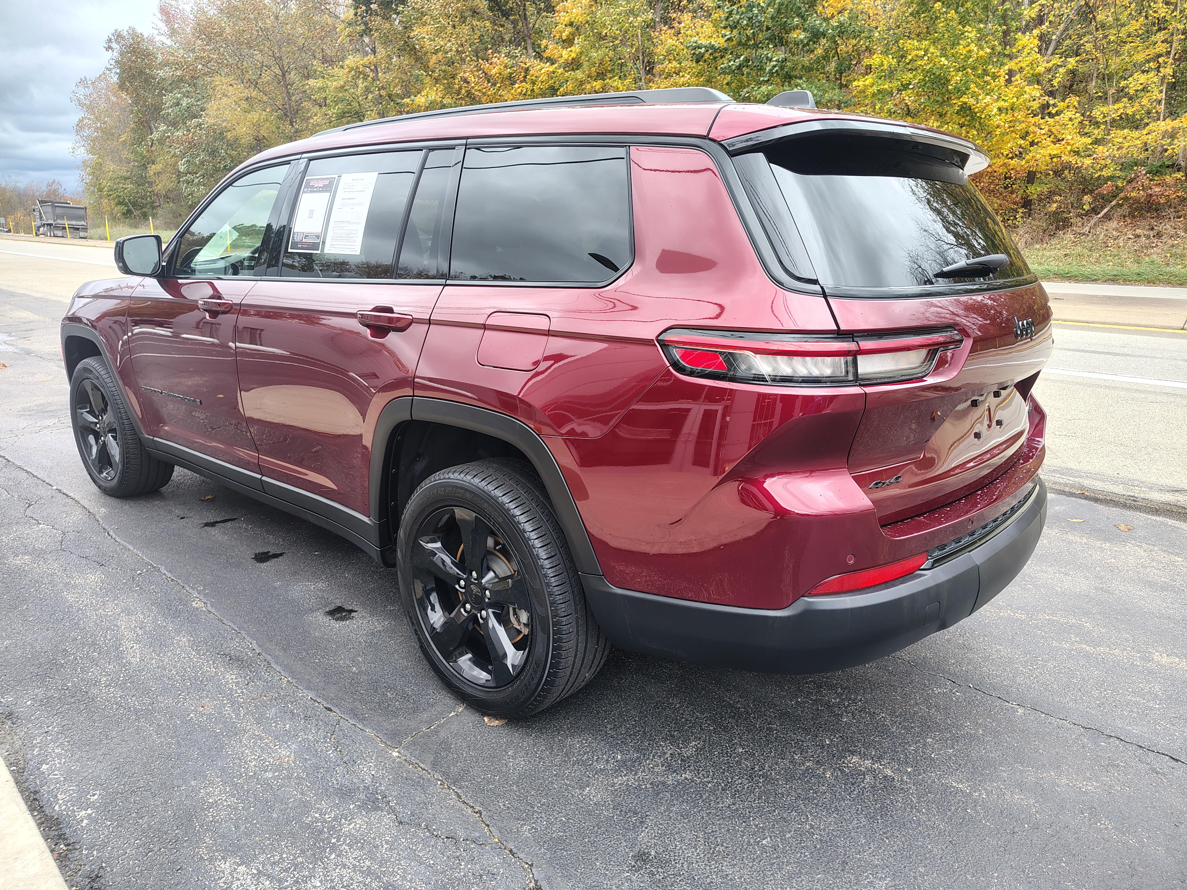 2025 Jeep Grand Cherokee L photo 7 of 45