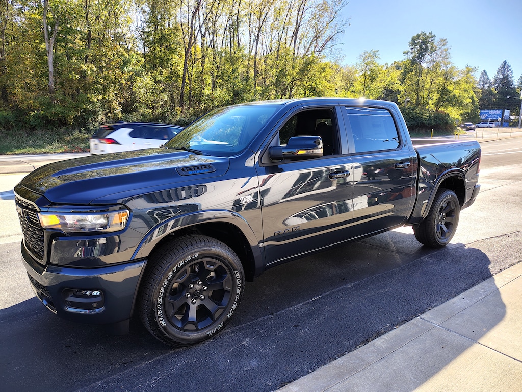New 2026 Ram 1500 BIG HORN CREW CAB 4X4 5'7 BOX Pickup