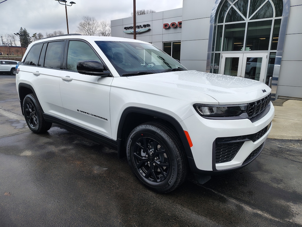 New 2026 Jeep Grand Cherokee LAREDO ALTITUDE 4X4 Sport Utility