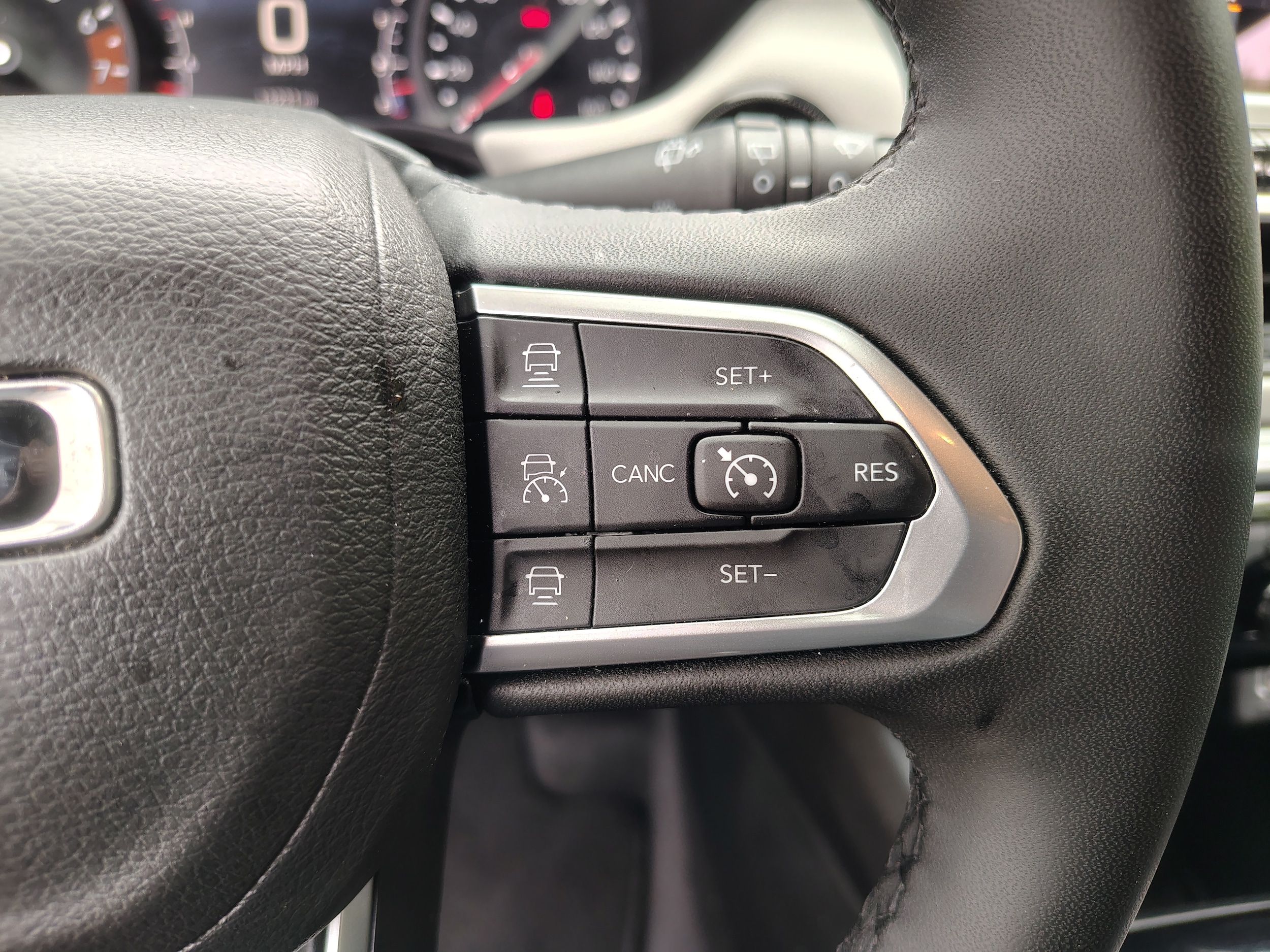 2024 Jeep Compass Limited Silver Zynith Metallic Clearcoat at Solomon CJD Carmichaels