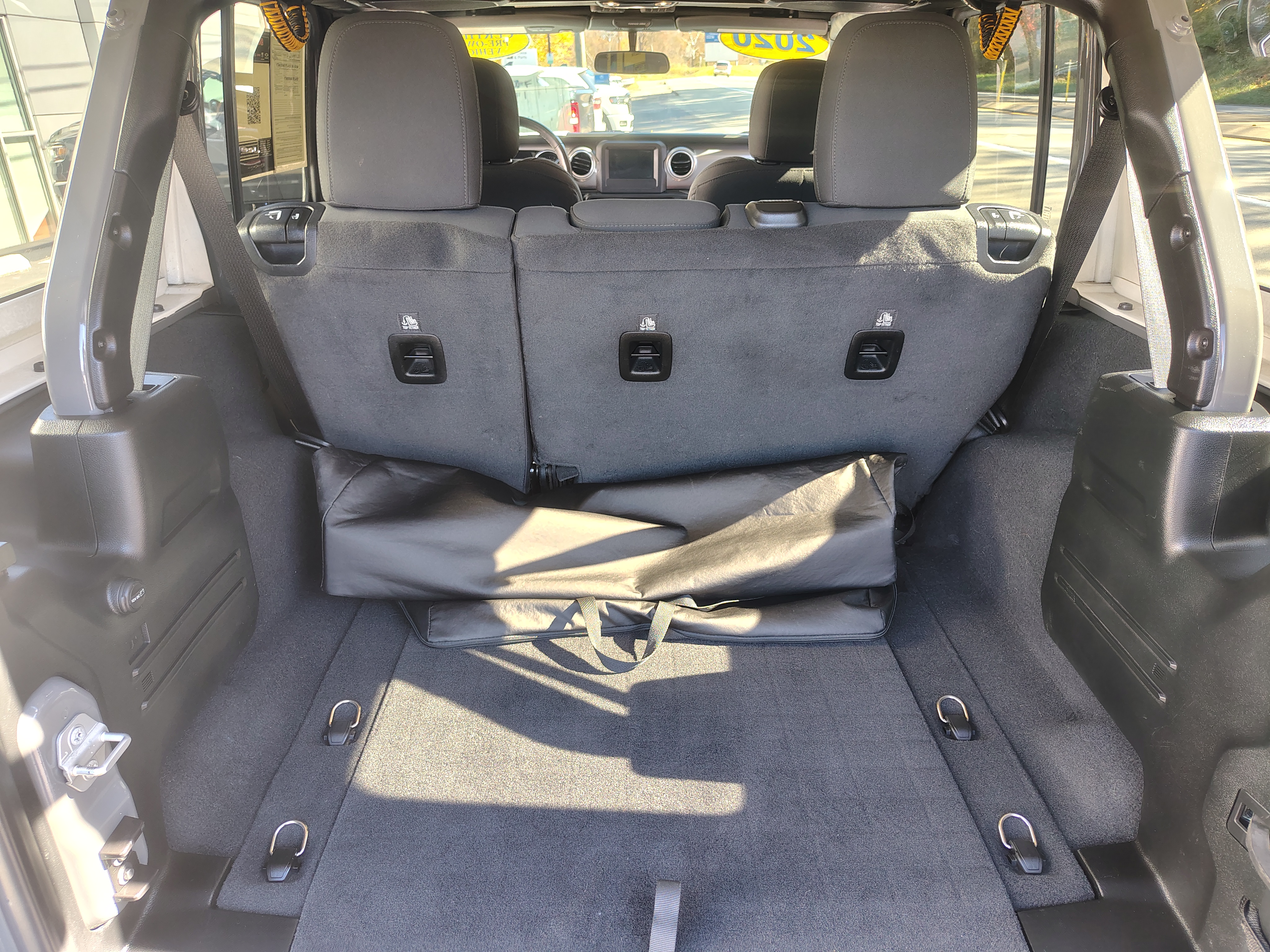 2020 Jeep Wrangler Unlimited photo 12 of 35