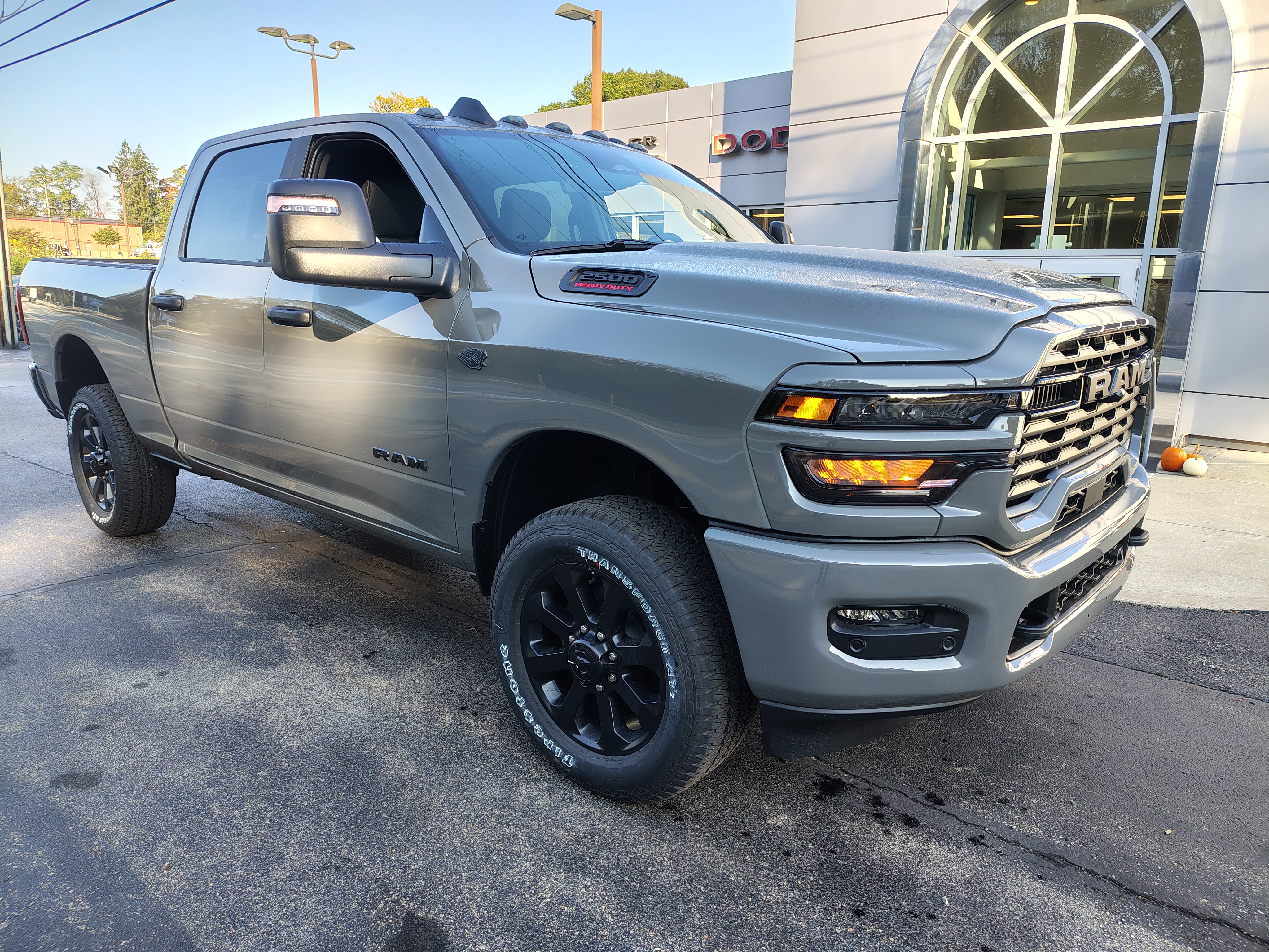 New 2027 Ram 2500 BIG HORN CREW CAB 4X4 6'4 BOX Pickup