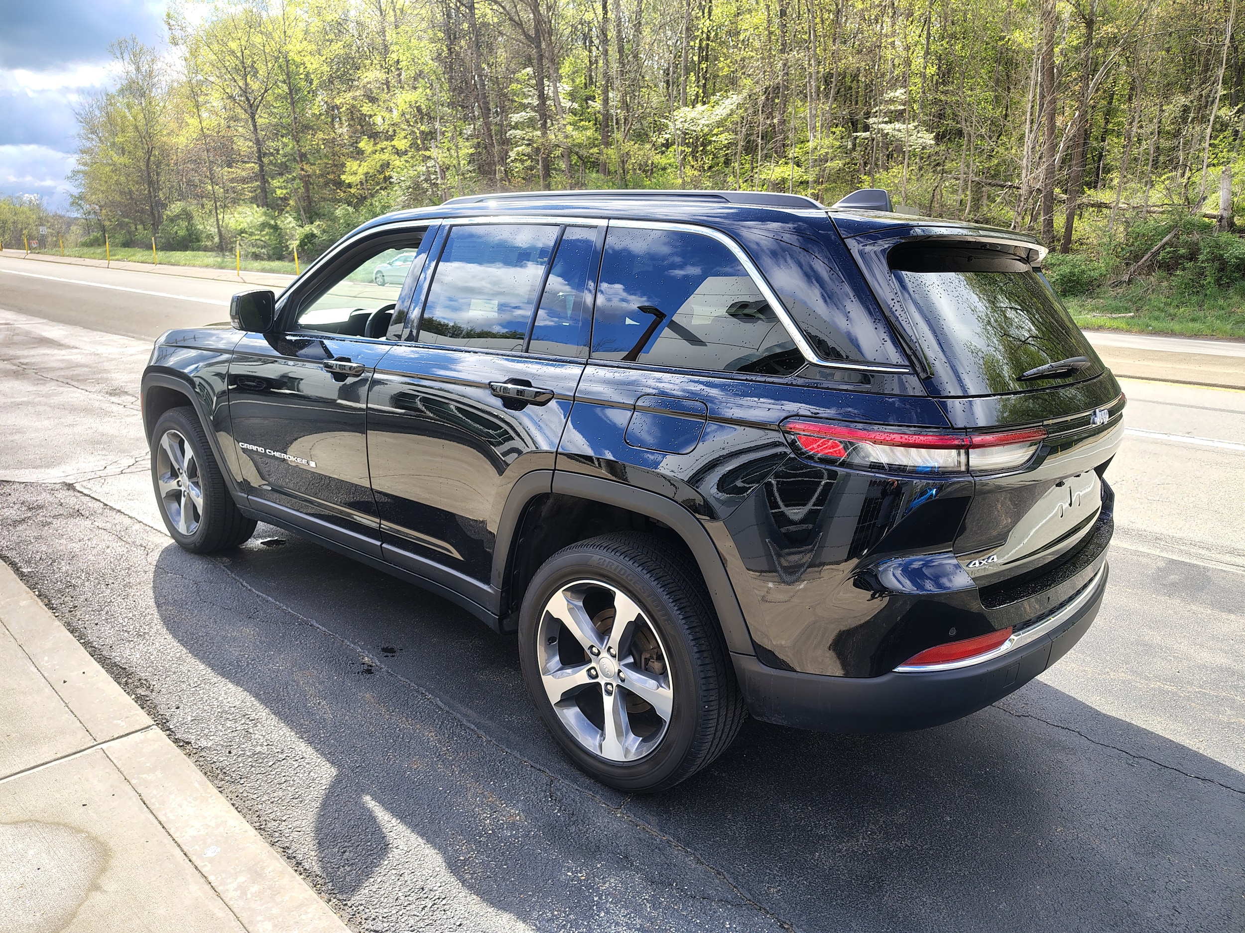 2024 Jeep Grand Cherokee Limited Diamond Black Crystal Pearlcoat at Solomon CJD Carmichaels