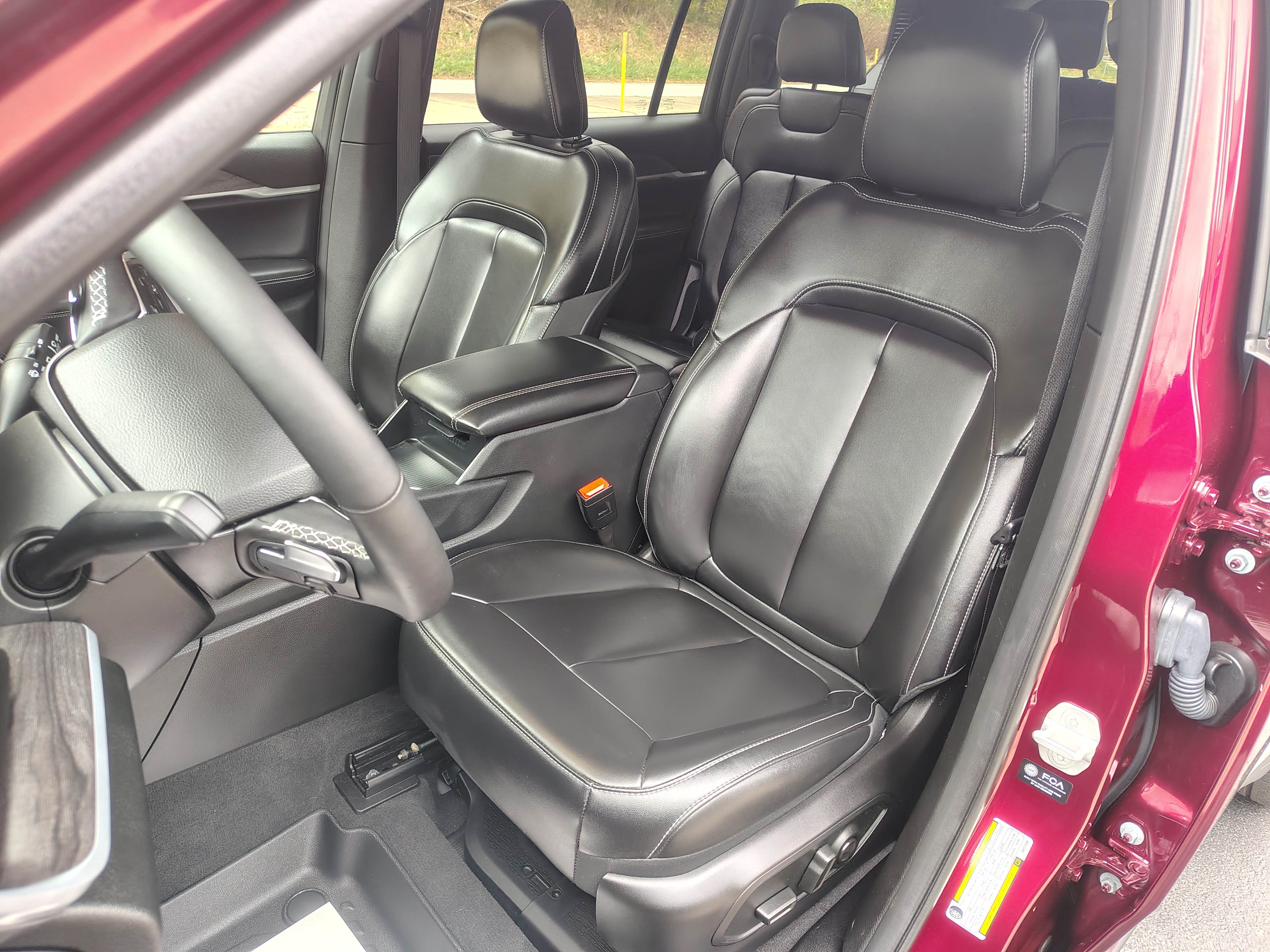 2025 Jeep Grand Cherokee L photo 18 of 45